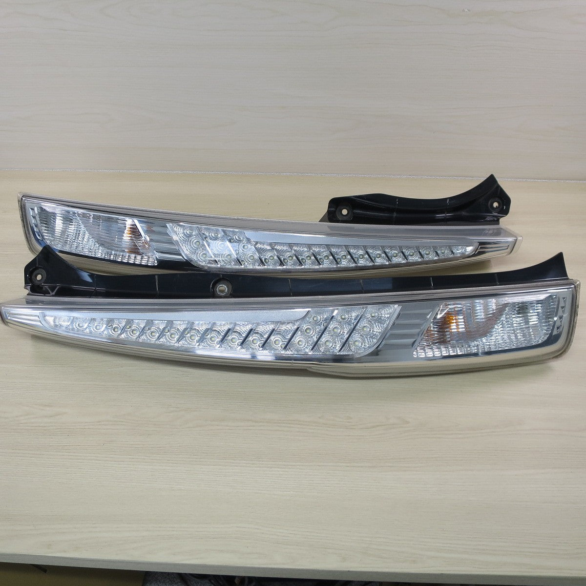 左右セット♪ダイハツ LA100S ムーヴ カスタム 純正 LED テールランプ KOITO 220-51094 テールライト 照明 カー パーツ♪ [送料無料]