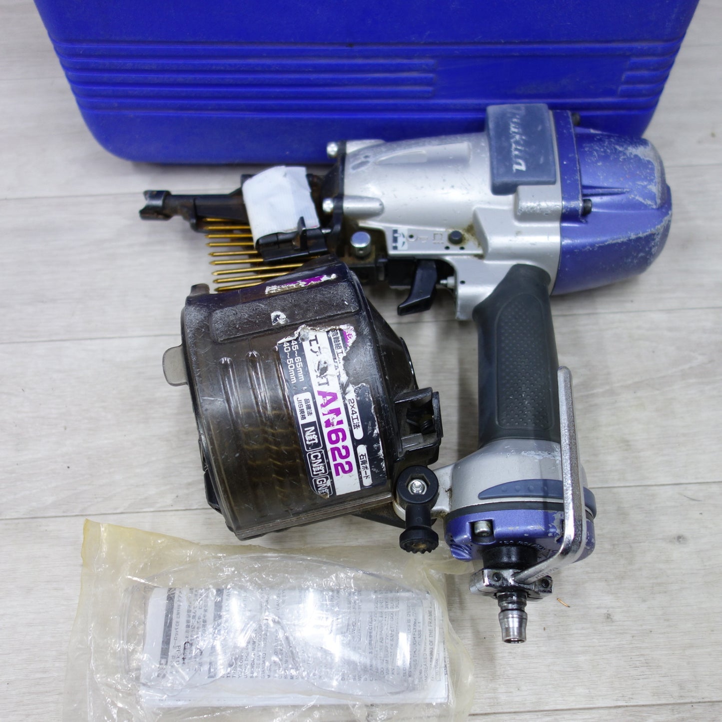 [送料無料] ◆マキタ エア 常圧 釘打機 ワイヤ 65mm シート 50mm AN622 ケース付き エア 工具◆