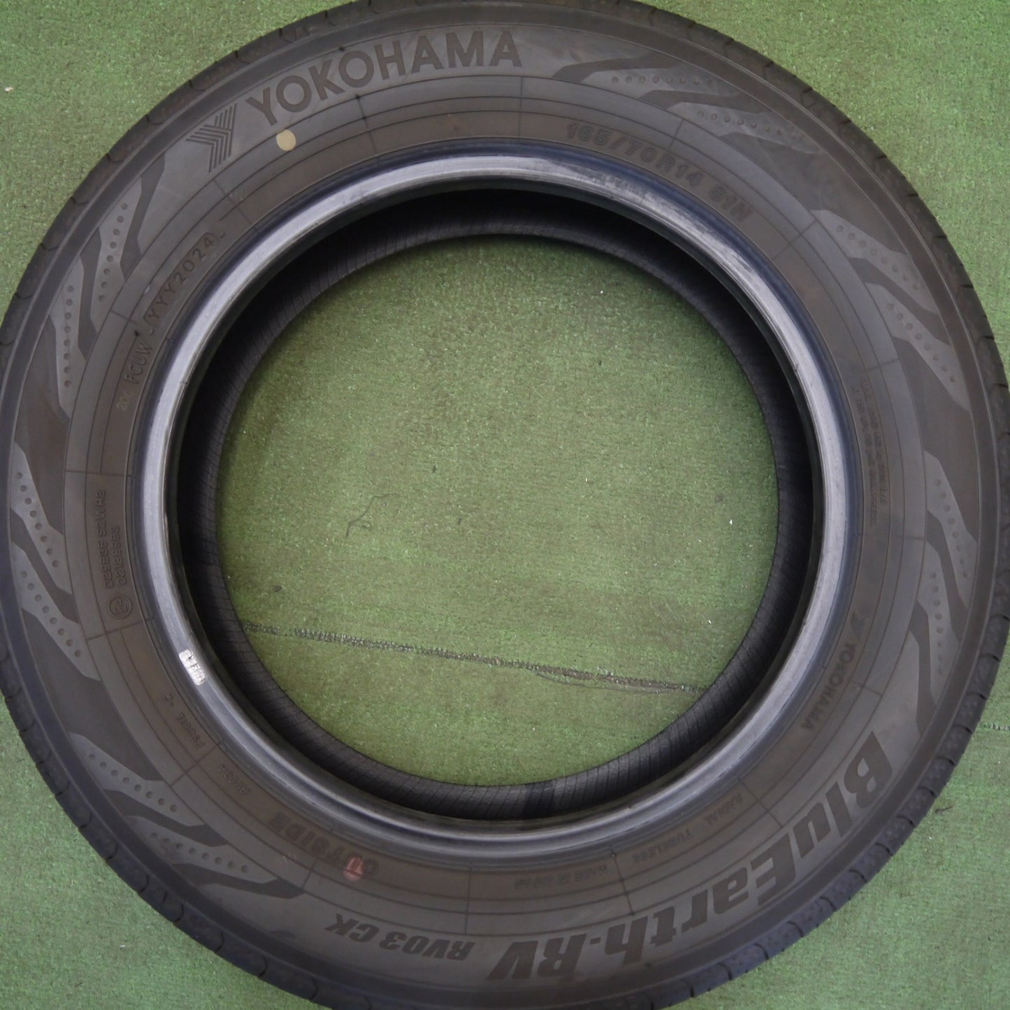 バリ溝！24年！9分★165/70R14 ヨコハマ BluEarth-RV RV03 CK ブルーアース 14インチ タイヤ アクア ヴィッツ ソリオ 等★6052009Hノタ