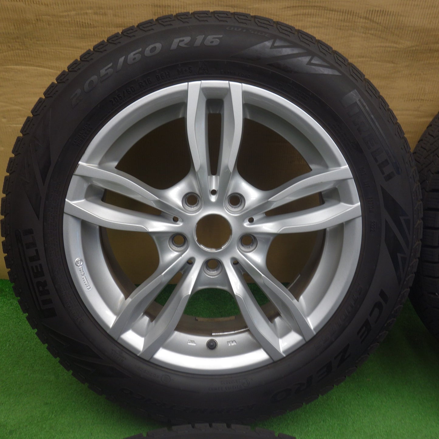 バリ溝！22年！9分◎BMW 等 MAK LUFT 205/60R16 スタッドレス ピレリ アイスゼロ アシンメトリコ マック ルフト 16インチ PCD112/5H◎6083001KTス