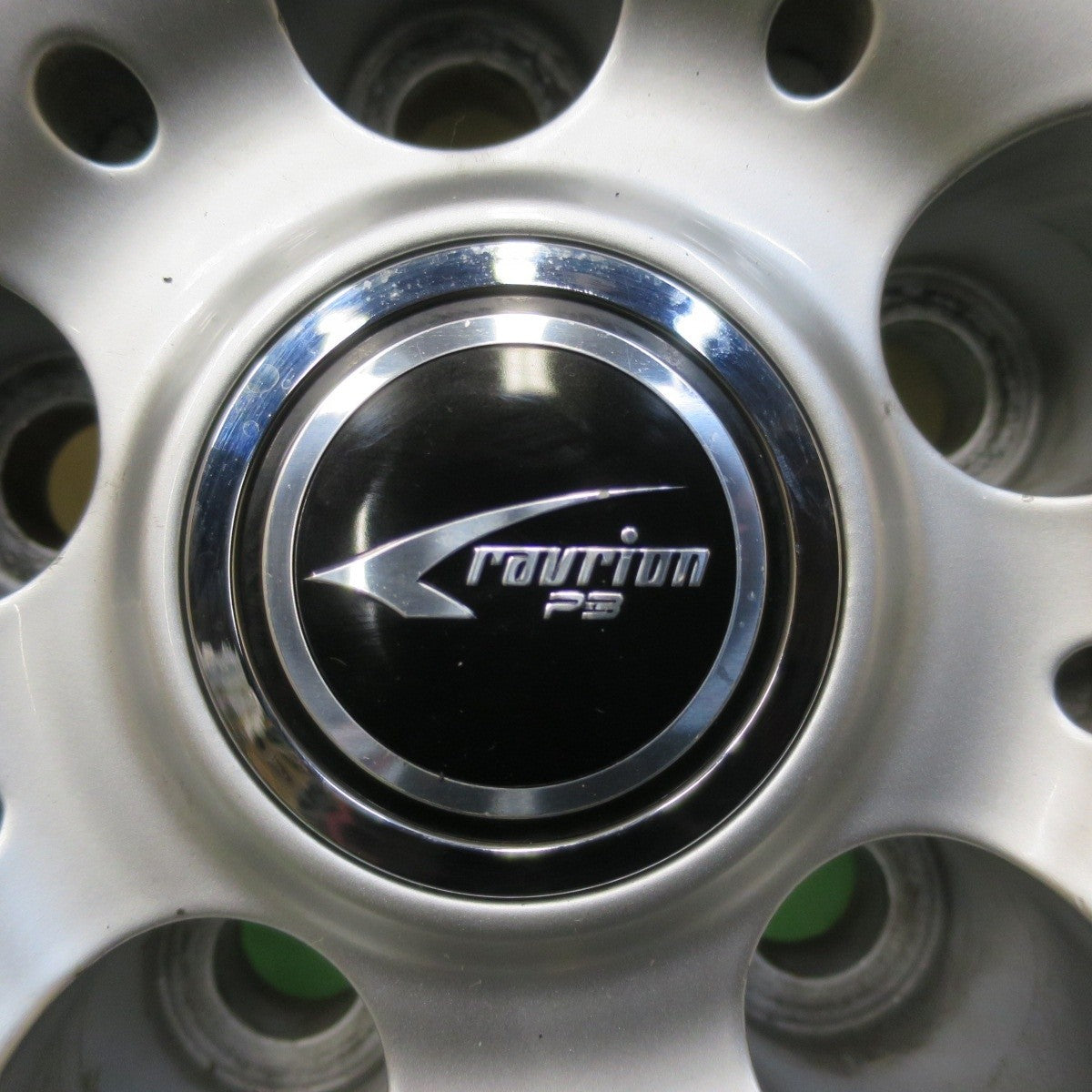 バリ溝！23年！キレイ！ほぼ10分★スタッドレス 205/60R16 グッドイヤー アイスナビ7 ravrion P3 ラブリオン 16インチ PCD114.3/5H★5032009イス