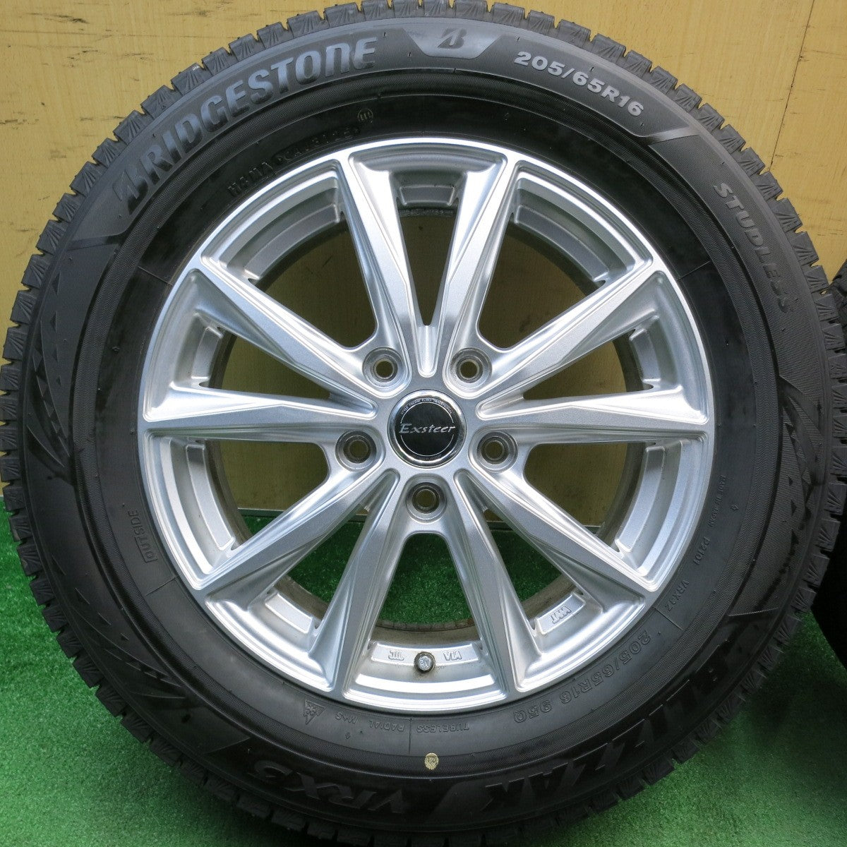 バリ溝！25年！キレイ！9.5分★スタッドレス 205/65R16 ブリヂストン ブリザック VRX3 Exsteer エクスター 16インチ PCD114.3/5H★6041109HAス