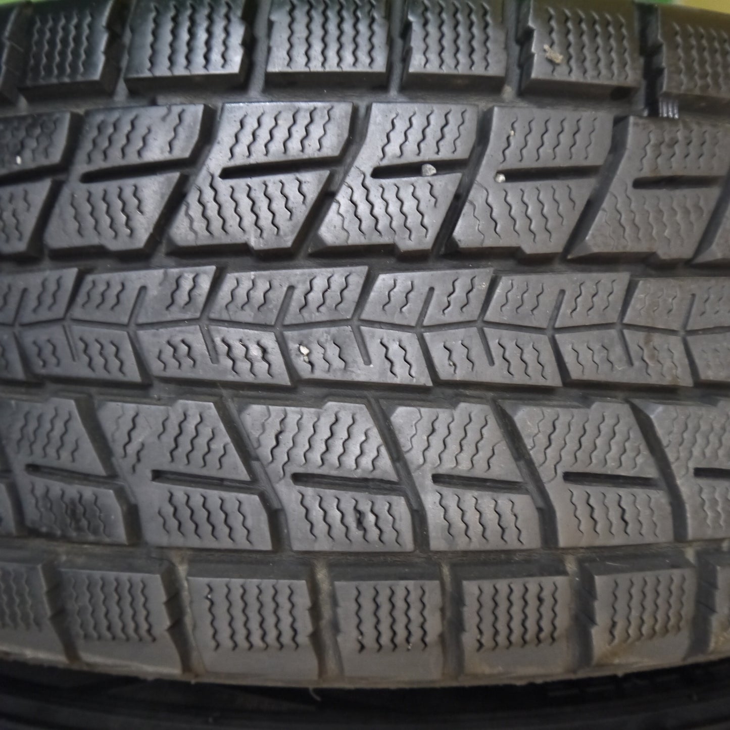 バリ溝！キレイ！9分★スタッドレス 225/60R17 ダンロップ ウインターマックス SJ8 社外 アルミ 17インチ PCD100 114.3/5H マルチ★5071506Hス