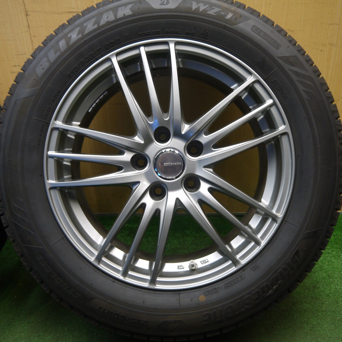 トヨタ純正センサー付！バリ溝！25年！キレイ！ほぼ10分★スタッドレス 215/60R17 ブリヂストン ブリザック WZ-1 ECO FORME SE-18 エコフォルム 17インチ PCD114.3/5H★6031803Hス