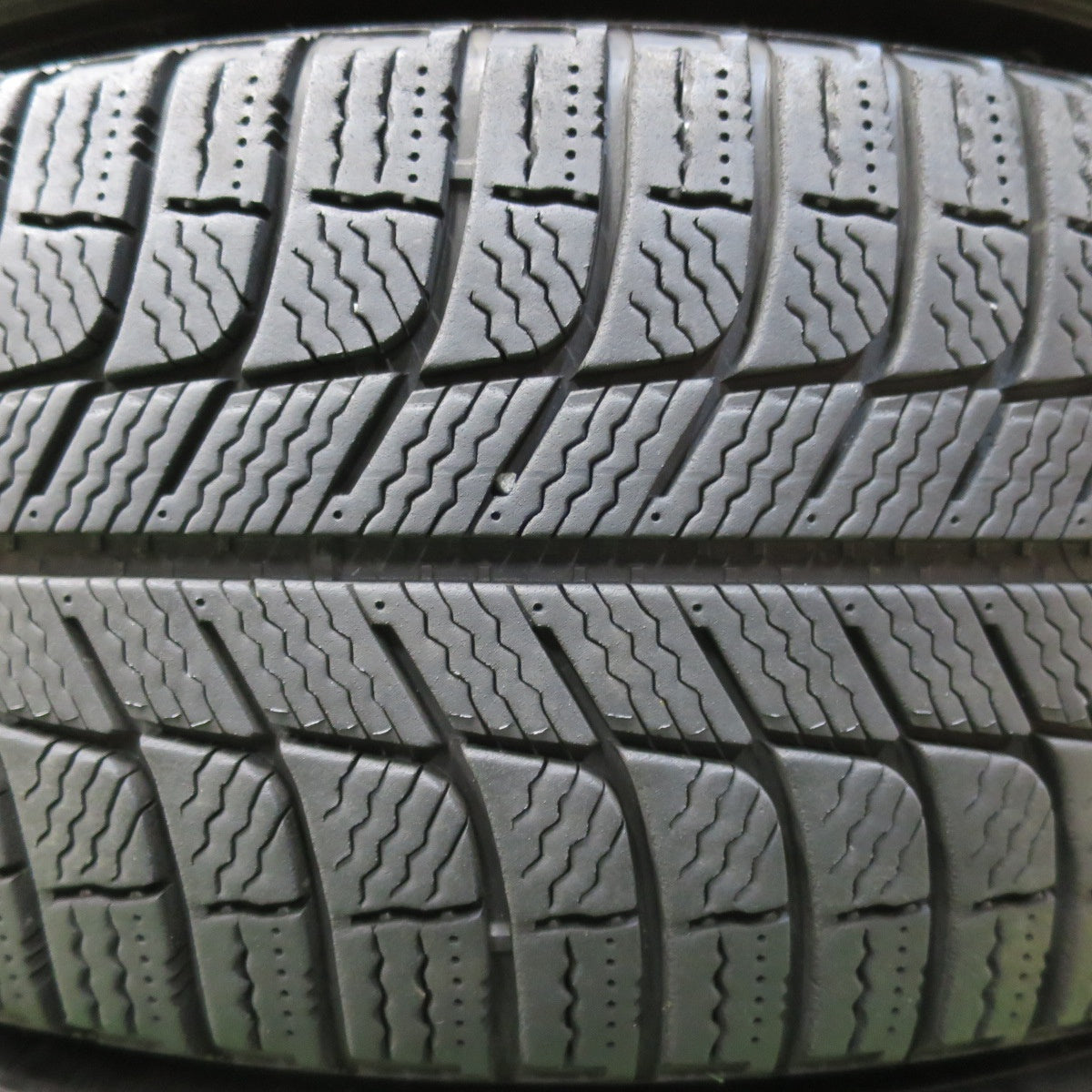 [送料無料] 4本価格★日産 リーフ 純正 エスティーロ 205/55R16 スタッドレス ミシュラン X-ICE3+ 16インチ PCD114.3/5H★4120609イス