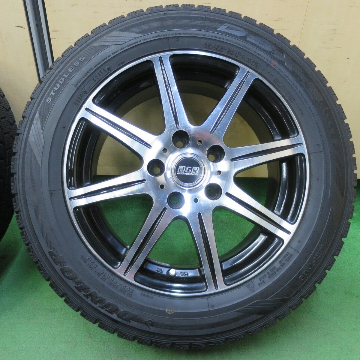 バリ溝！9.5分★スタッドレス 205/60R16 ダンロップ DSX-2 AGR aggression 16インチ PCD114.3/5H★5032407イス