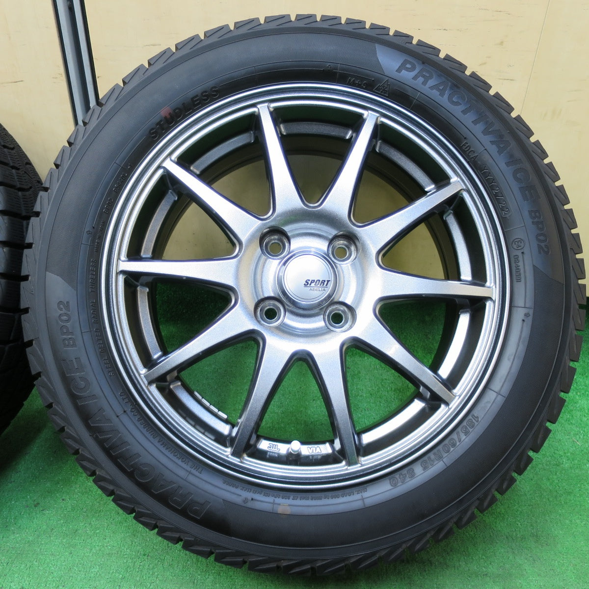 *送料無料* バリ溝！22年！キレイ！ほぼ10分★スタッドレス 185/60R15 プラクティバ アイス BP02 SPORT ABELIA 15インチ PCD100/4H★4060506イス