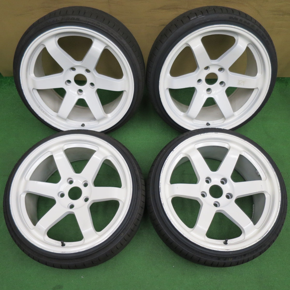 4本価格！25年◎215/35R18 ミネルバ ラジアル F205 AVID1 AV-06 社外 アルミ 18インチ PCD114.3/5H◎6061701NKノ