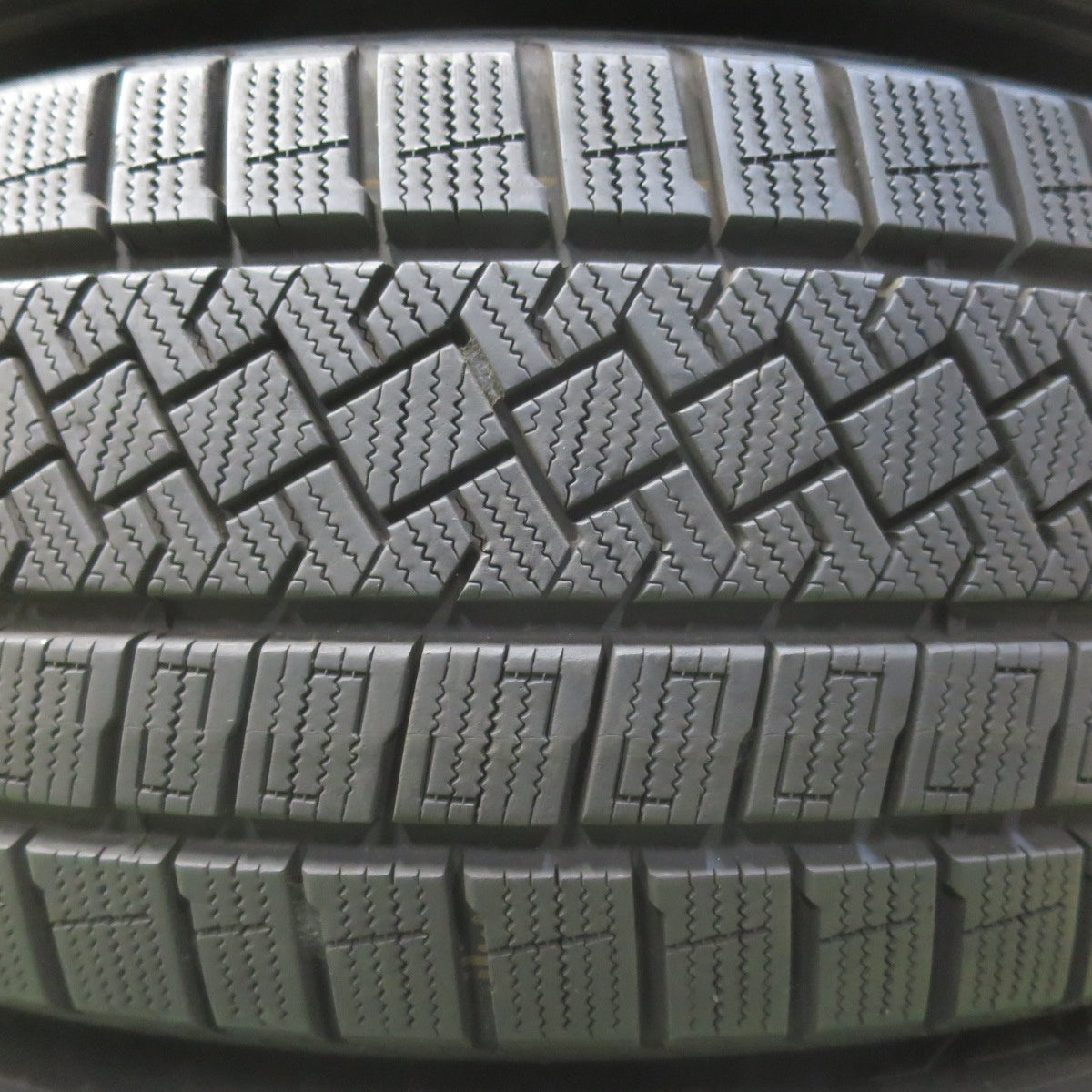 バリ溝！23年！9.5分★スタッドレス 225/65R17 ピレリ アイスゼロ アシンメトリコ 社外 アルミ 17インチ 114.3/4H 5H マルチ★5111408イス
