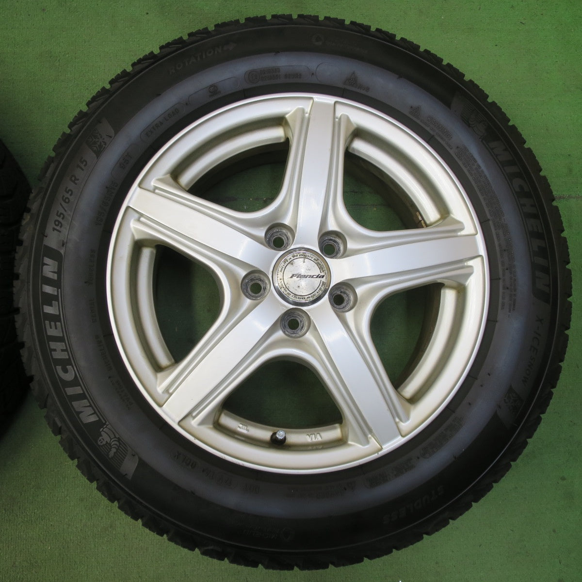 バリ溝！23年！9分★プリウス 等 195/65R15 スタッドレス ミシュラン X-ICE SNOW Plencia プレンシア 15インチ PCD100/5H★5100712イス