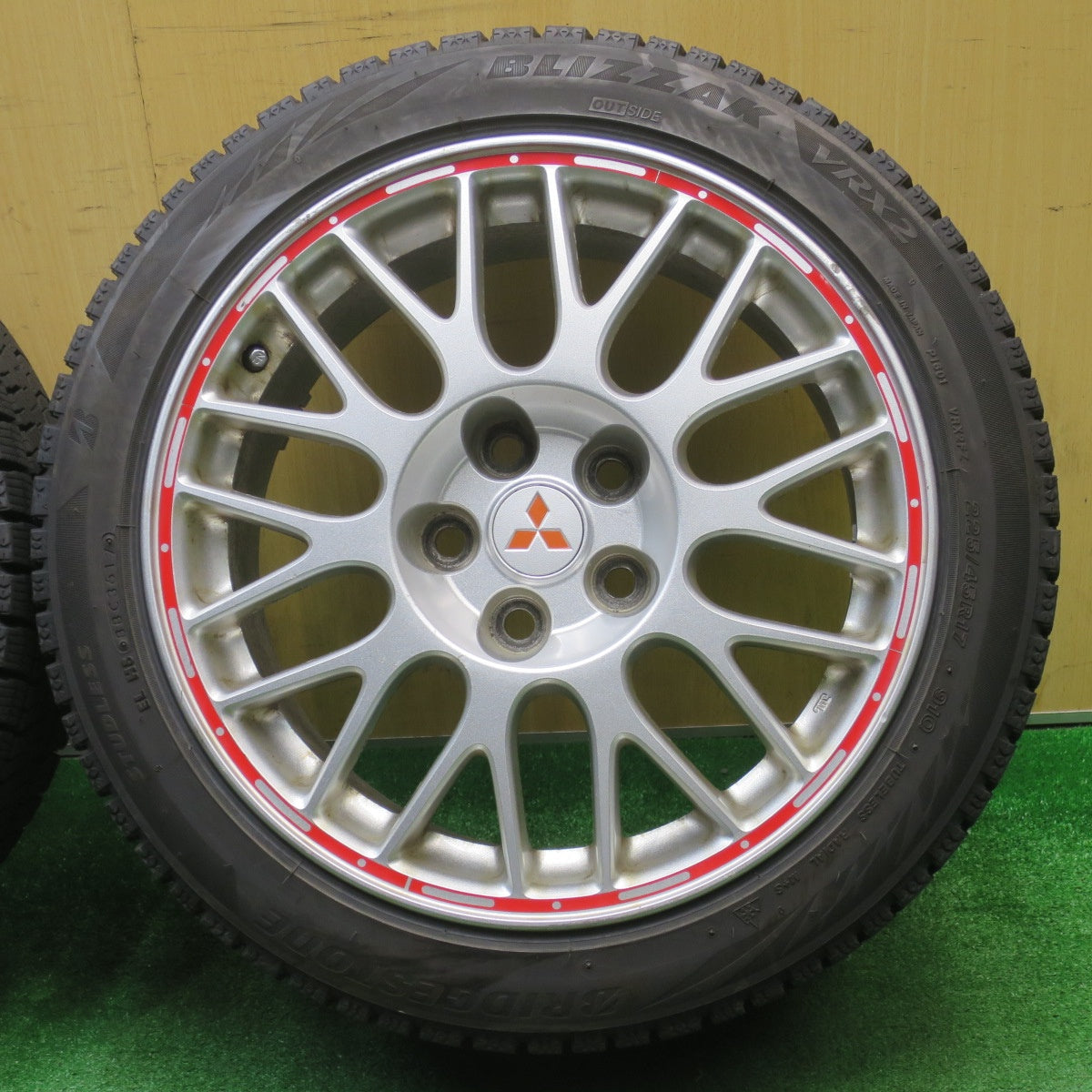 バリ溝！9.5分★三菱 ランエボ7 GT-A 純正 225/45R17 スタッドレス ブリヂストン ブリザック VRX2 17インチ PCD114.3/5H★5112401NJス