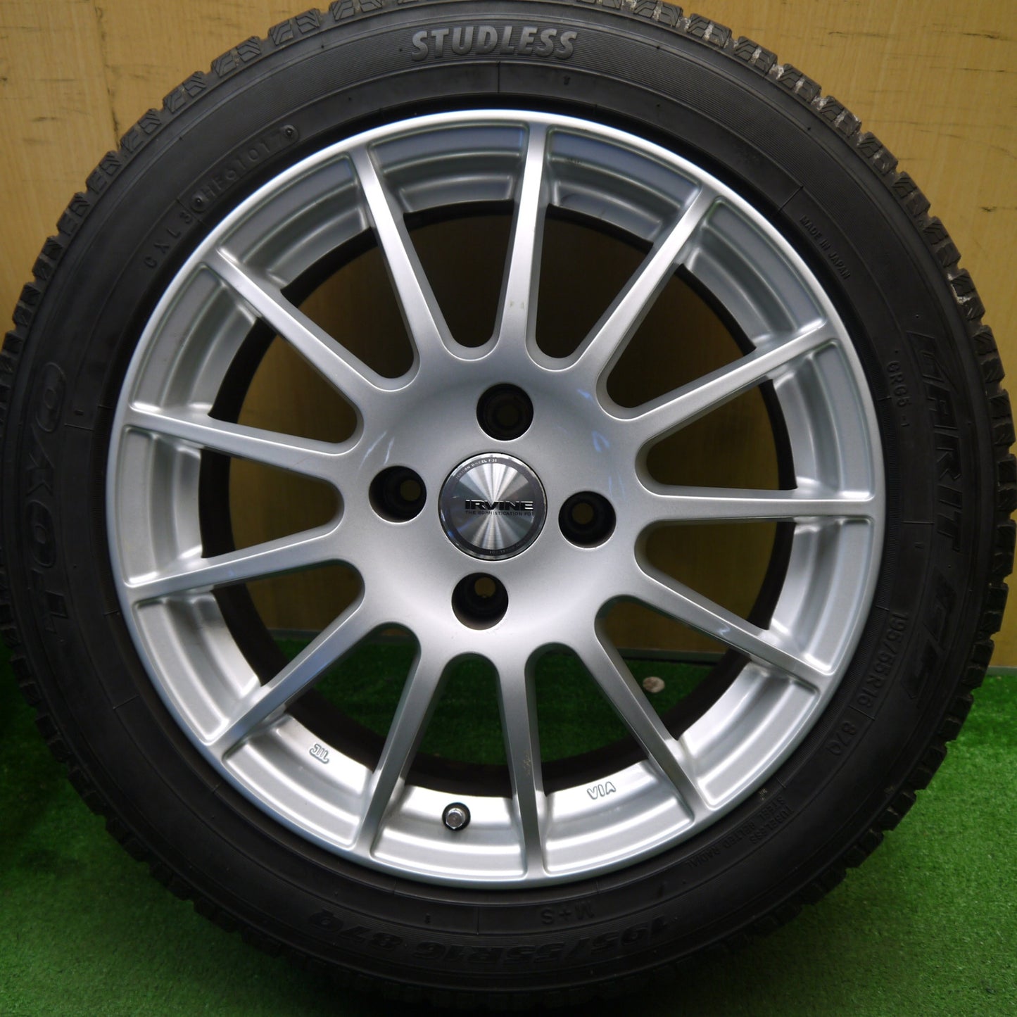 バリ溝！キレイ！8.5分★シトロエン プジョー IRVINE F01 195/55R16 スタッドレス トーヨー ガリット G5 16インチ アーヴィン PCD108/4H★5041506Hス
