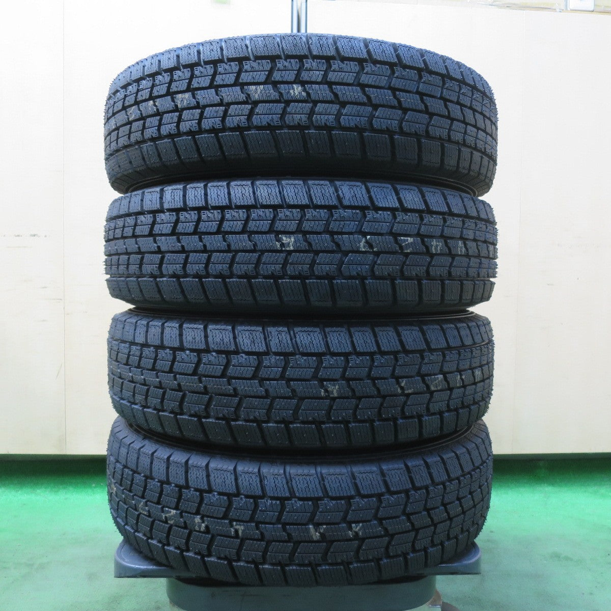 未使用！24年★スタッドレス 155/65R14 グッドイヤー アイスナビ7 ravrion RS01 ラブリオン 14インチ PCD100/4H★5102707イス