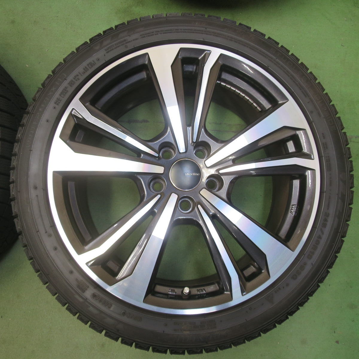 バリ溝！24年！キレイ！ほぼ10分★ベンツ 等 smartline 365 245/40R18 スタッドレス ダンロップ ウインターマックス 03 スマートライン 18インチ PCD112/5H★6060902イス