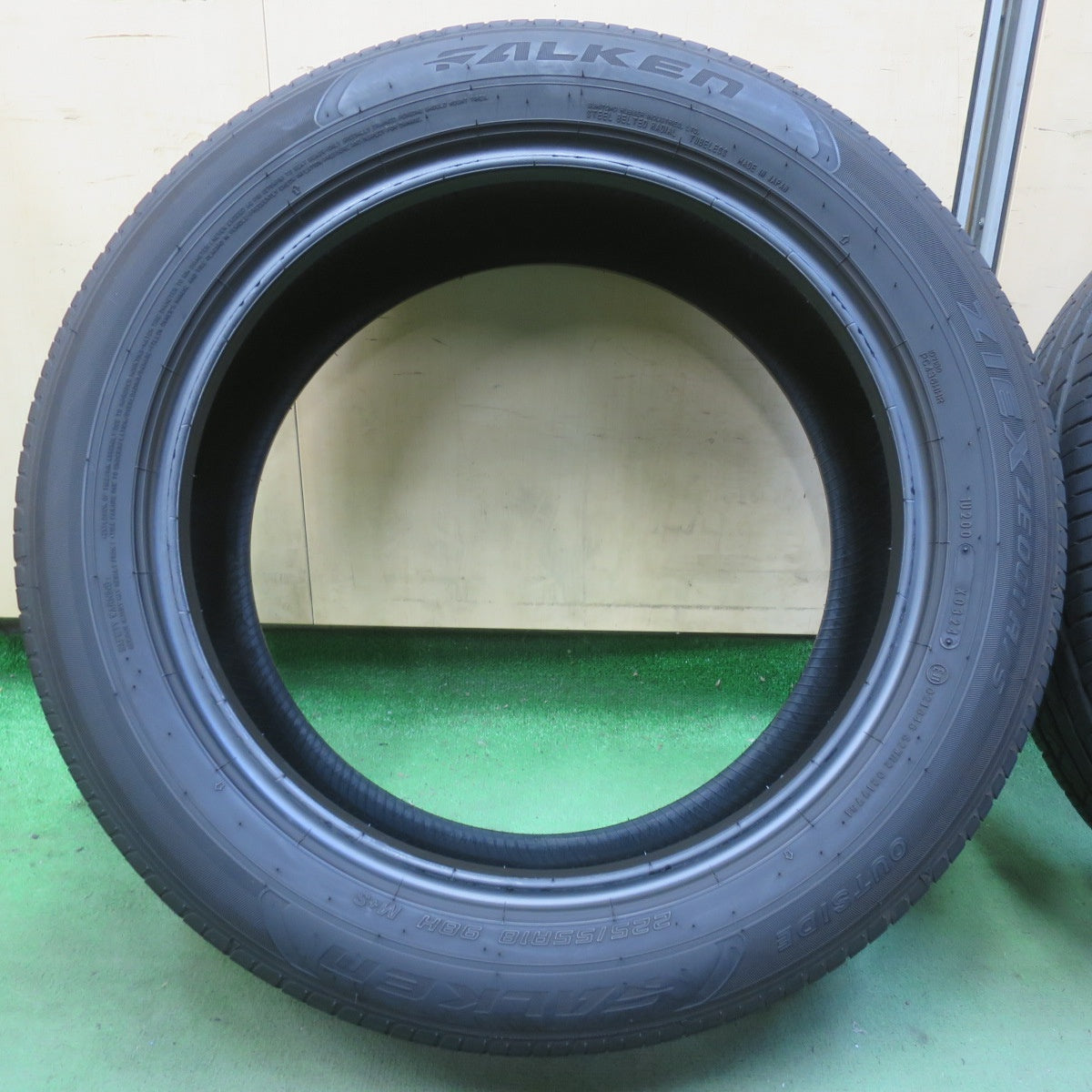 バリ溝！24年！8.5分◎225/55R18 ファルケン ZIEX ZE001 A/S タイヤ 18インチ デリカ D:5 アウトランダー エクストレイル クロストレック 等◎6082802イスタ