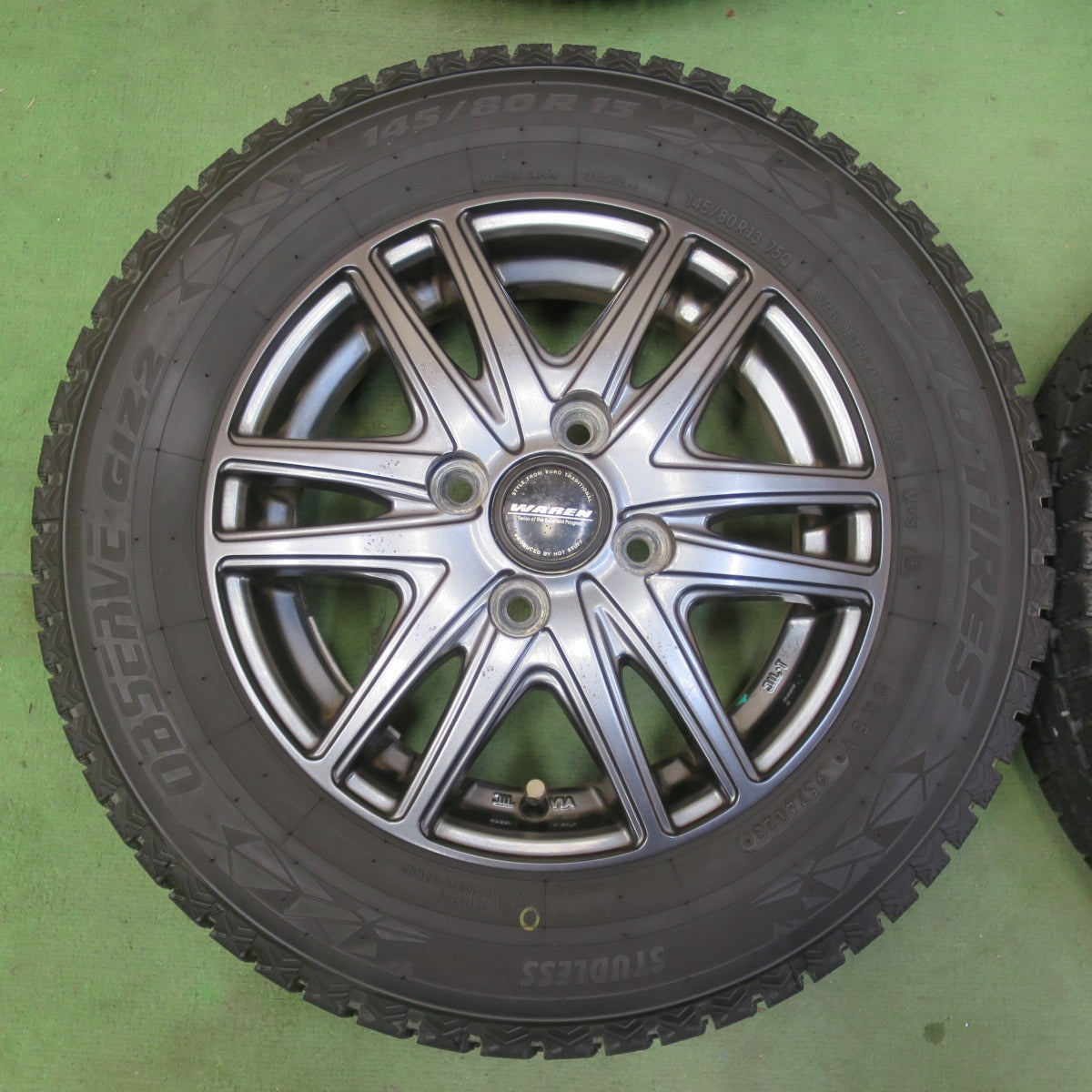 バリ溝！23年！9.5分★スタッドレス 145/80R13 トーヨー オブザーブ GIZ2 WAREN ヴァーレン 13インチ PCD100/4H★6042708イス