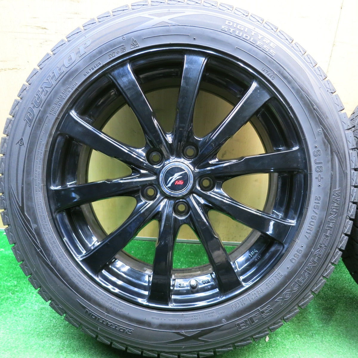 バリ溝！9.5分★スタッドレス 215/60R17 ダンロップ ウインターマックス SJ8 SJ8+ Fang ファング 17インチ PCD114.3/5H★6010805HAス