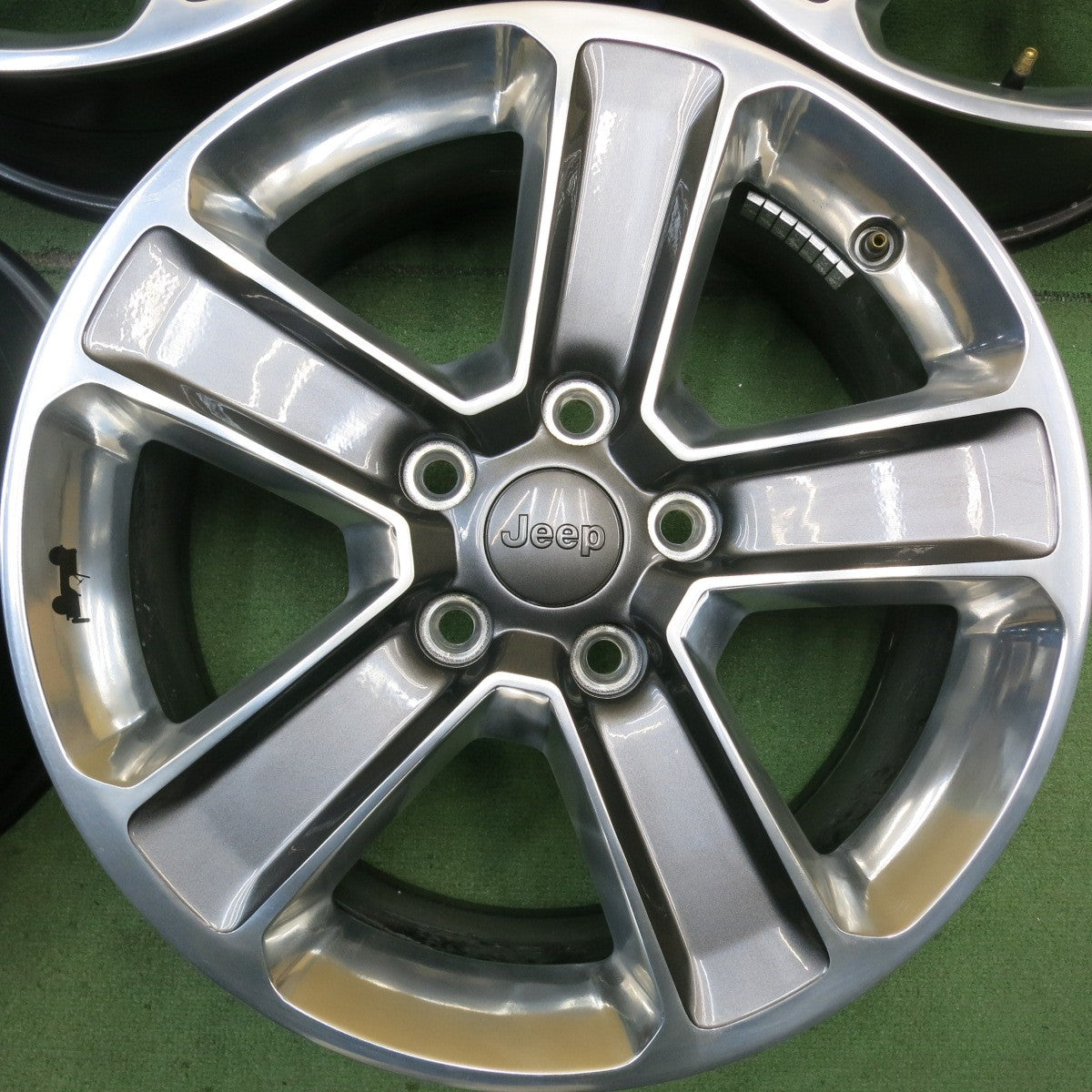キレイ！5本★JEEP ジープ JL ラングラー アンリミテッド サハラ 純正 ホイール 18インチ 18×7.5J PCD127/5H★6071106HAホ