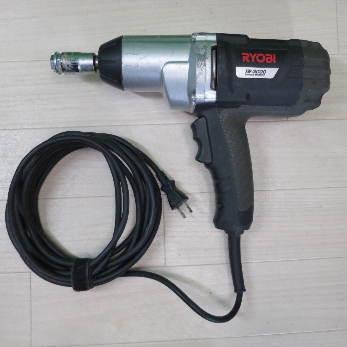 [送料無料] ☆RYOBI リョービ インパクトレンチ IW-3000 電動 工具 100V コード式☆