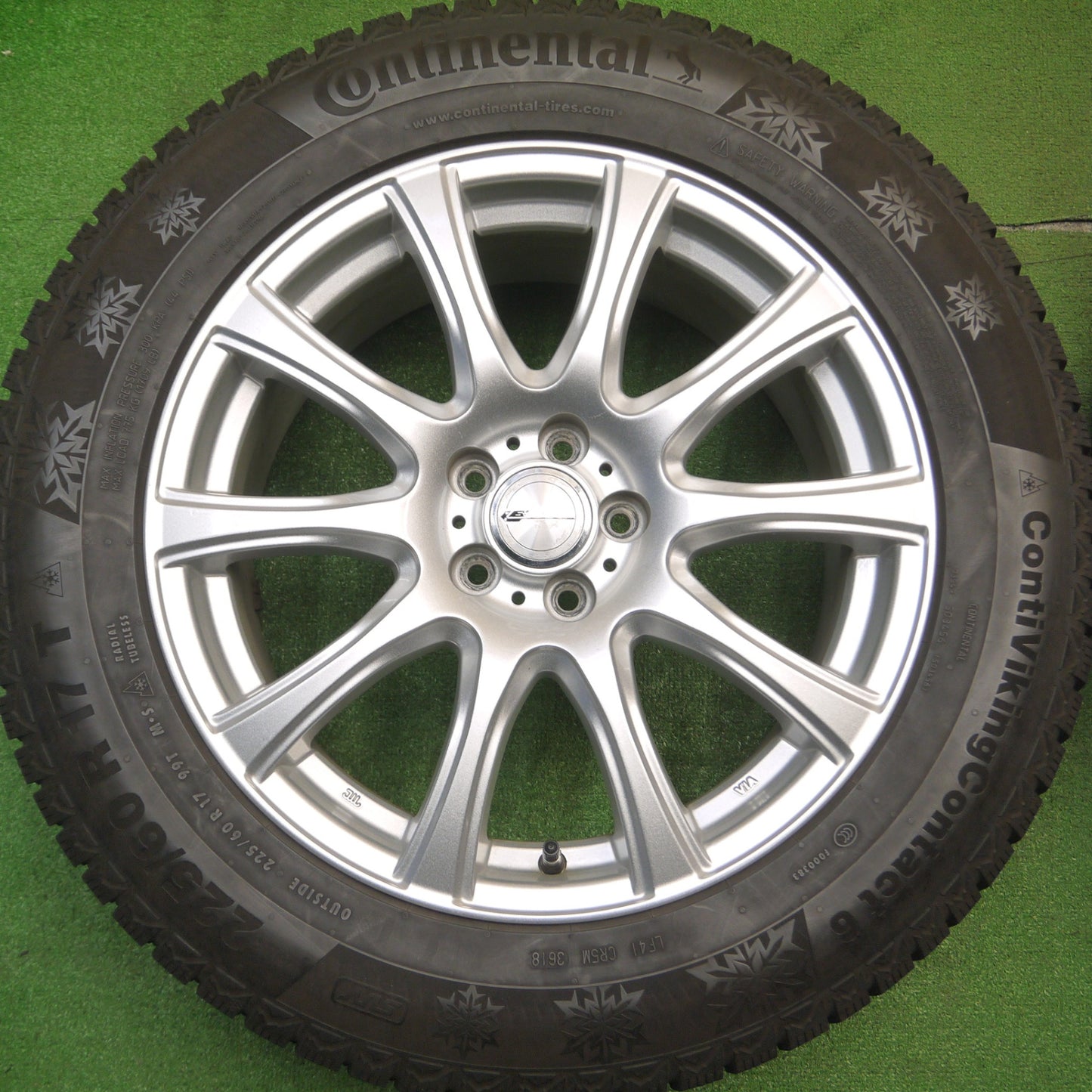 [送料無料] バリ溝！キレイ！8.5分★フォレスター XV 等 225/60R17 スタッドレス コンチネンタル コンチバイキング コンタクト6 LAUFBAHN 17インチ PCD100/5H★4122002Hス