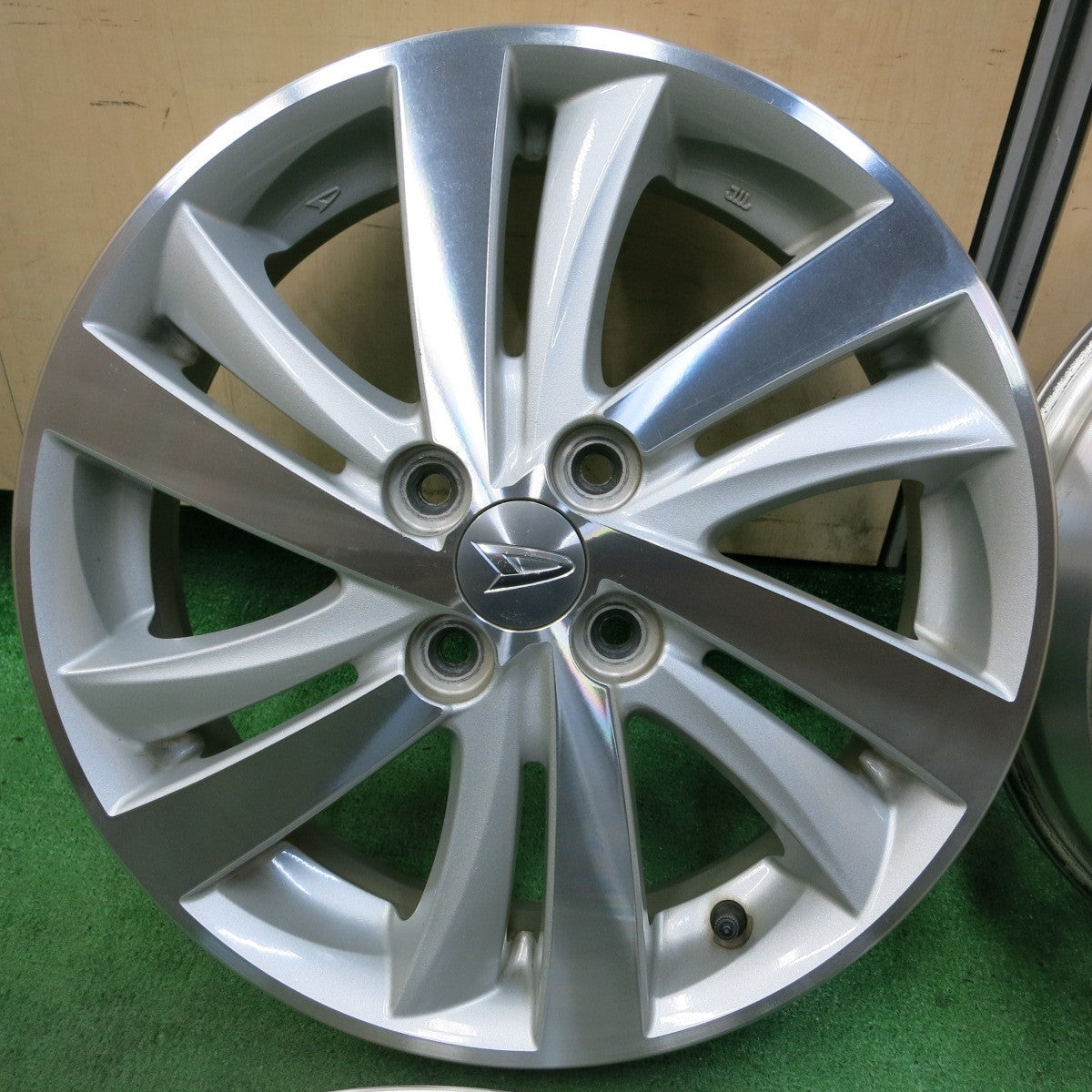 *送料無料* キレイ★ダイハツ LA100S ムーヴ カスタム RS 純正 ホイール 16インチ 16×4.5J PCD100/4H★4091308SYホ