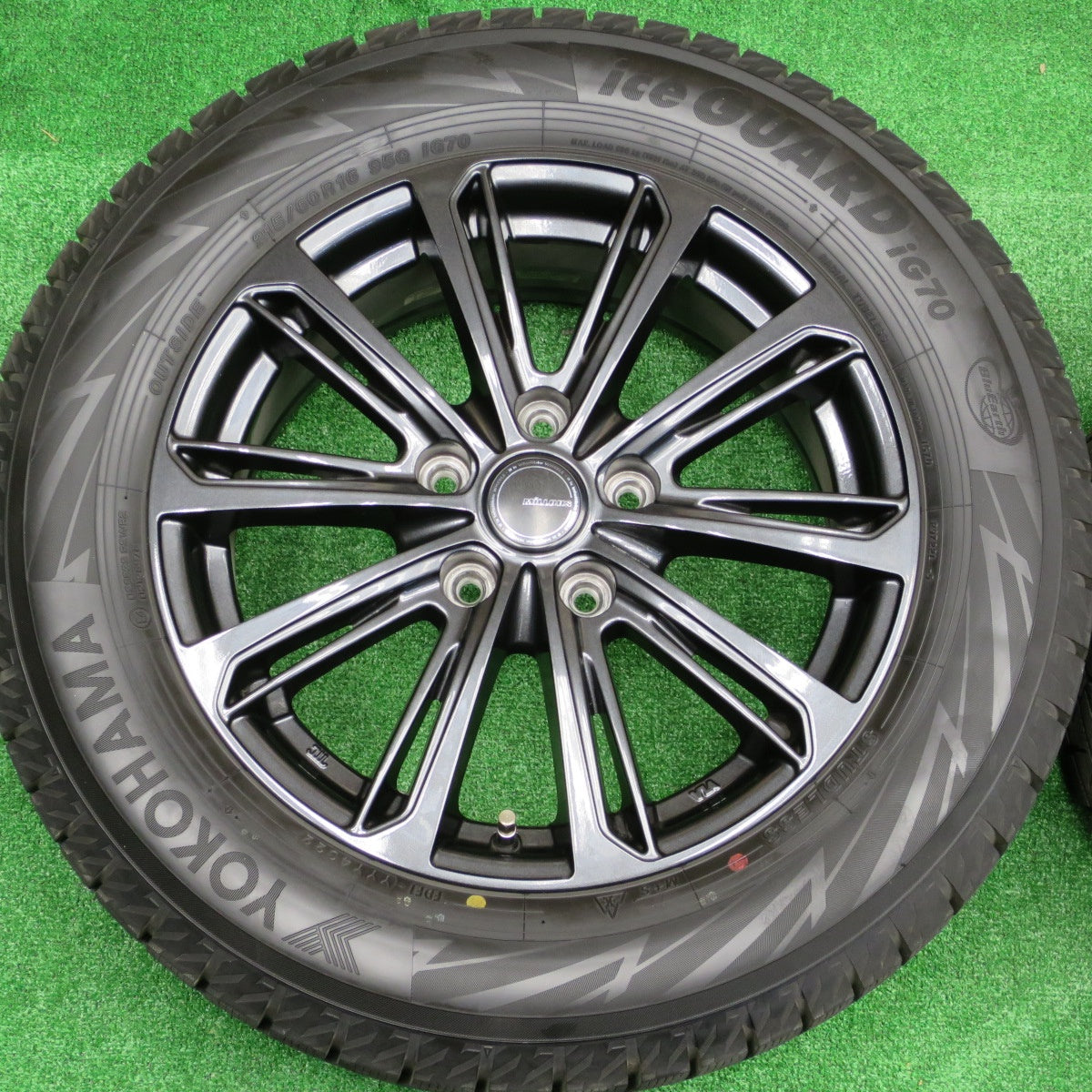 ほぼ未使用！22年！キレイ★スタッドレス 215/60R16 ヨコハマ アイスガード iG70 MiLLOUS DF ミルアス 16インチ PCD114.3/5H★5112804NKス