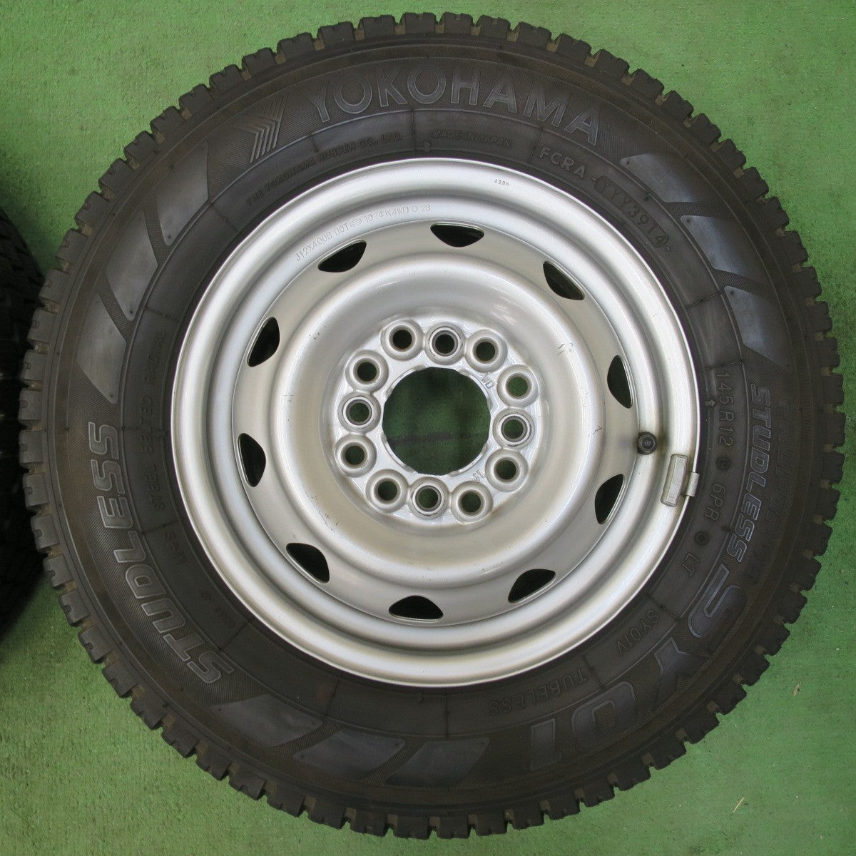 バリ溝！9分★スタッドレス 145R12 6PR ヨコハマ SY01 SY01V スチール ホイール 12インチ PCD100 110 114.3/4H マルチ★5042907イス