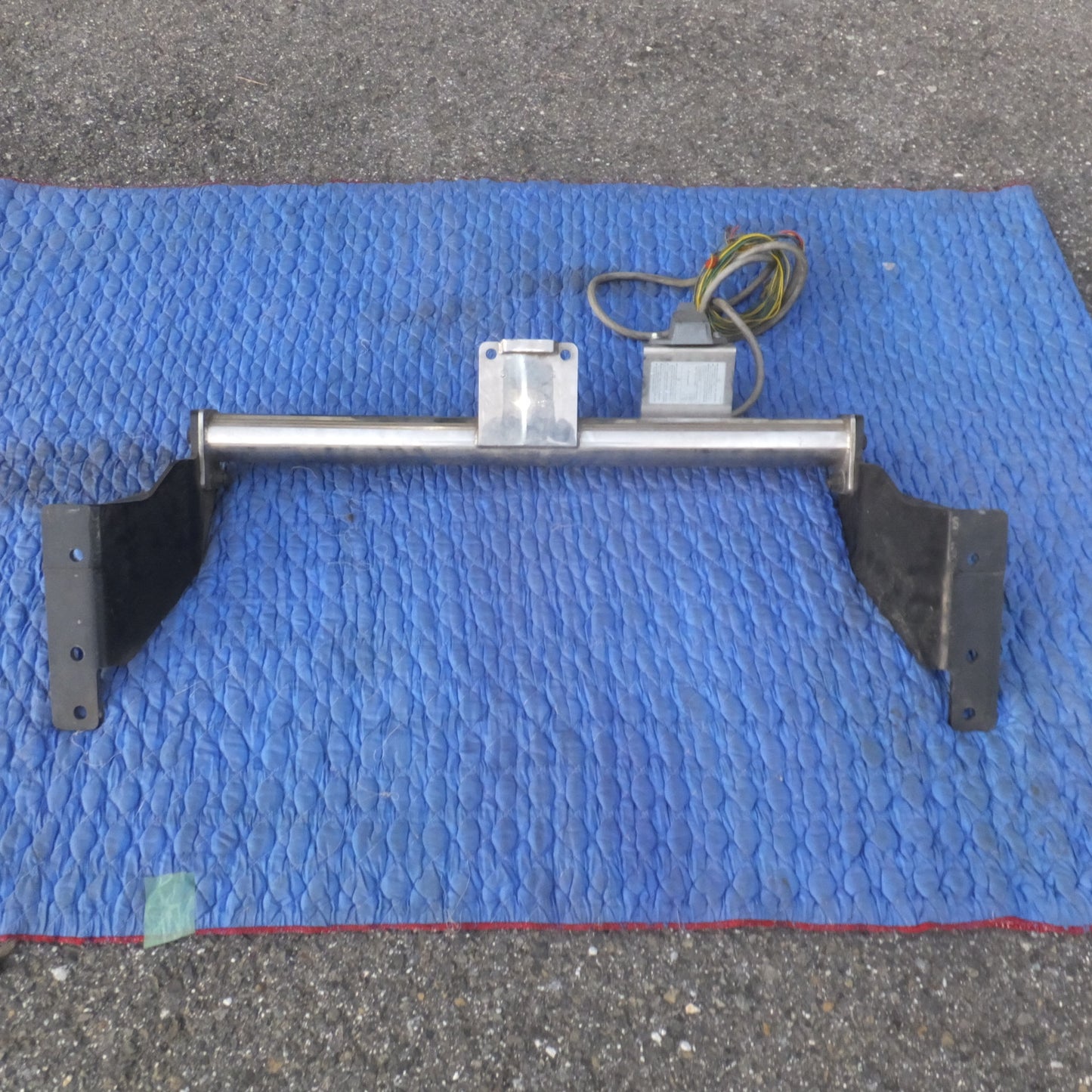 [送料無料] 岐阜発★サン自動車工業 SUNTREX ヒッチメンバー TUG MASTER 7-WAY 6-24 VOLTS　口径 約 5cm(3)★