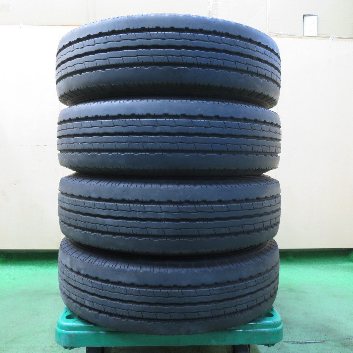 [送料無料] バリ溝！22年！キレイ！9分★トラック バン 等 195/75R15 109/107L 12PR ヨコハマ LT151R スチール ホイール 15インチ PCD139.7/6H★5011807イノ