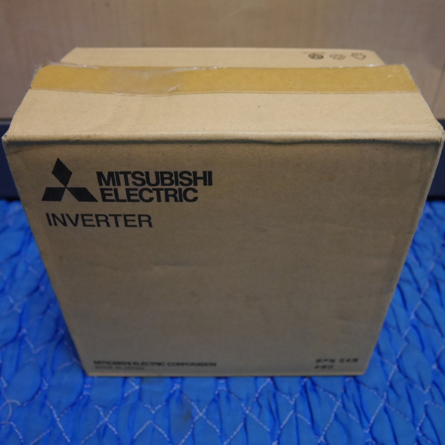 [送料無料] 未使用☆三菱 インバーター FR-E820-1.5K-1 MITSUBISHI 200V☆