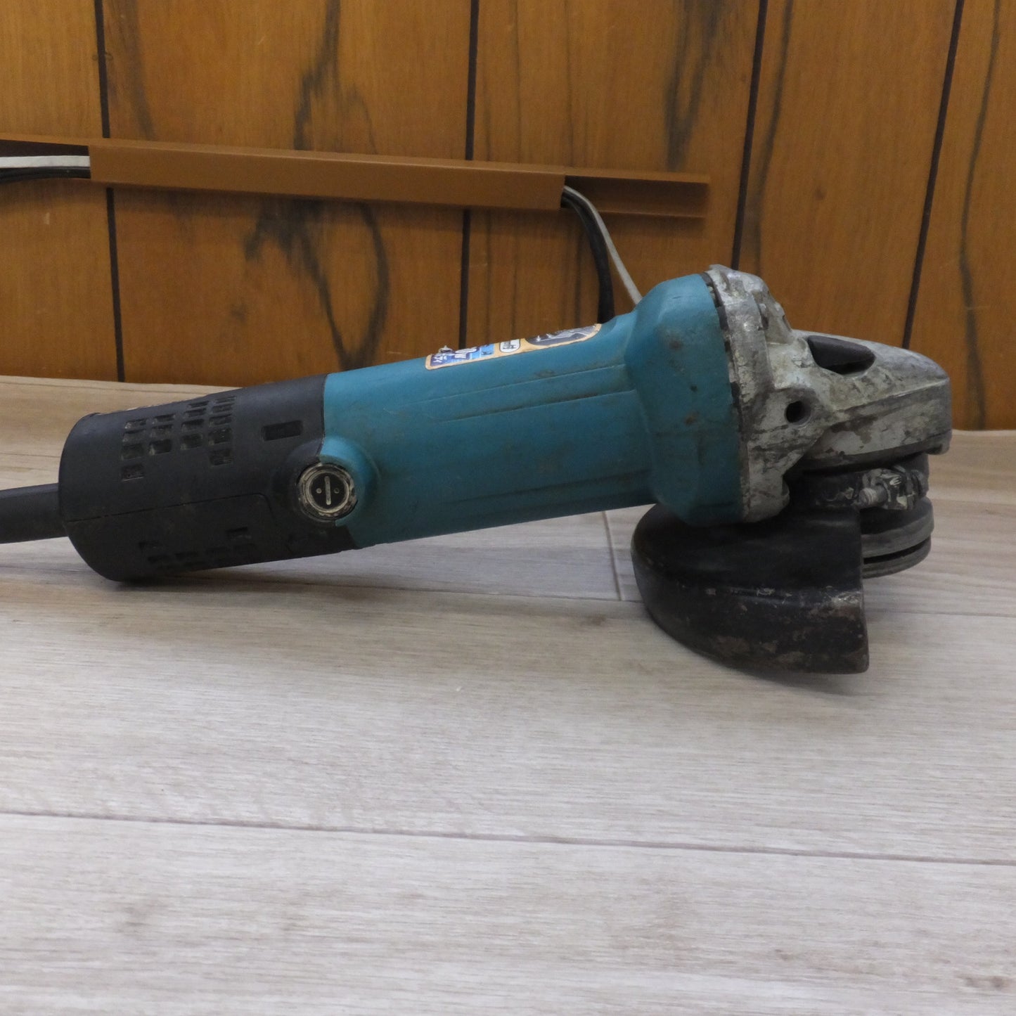[送料無料] ★マキタ makita 125mm ディスクグラインダ 9535B　100V～ 7.4A 50-60Hz 720W★