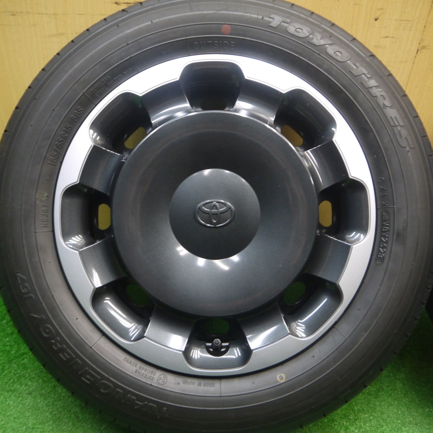 [送料無料] 新車外し！23年★トヨタ シエンタ Zグレード 純正 スチール 185/65R15 トーヨー ナノエナジー J67 15インチ PCD100/5H★4112603Hノ