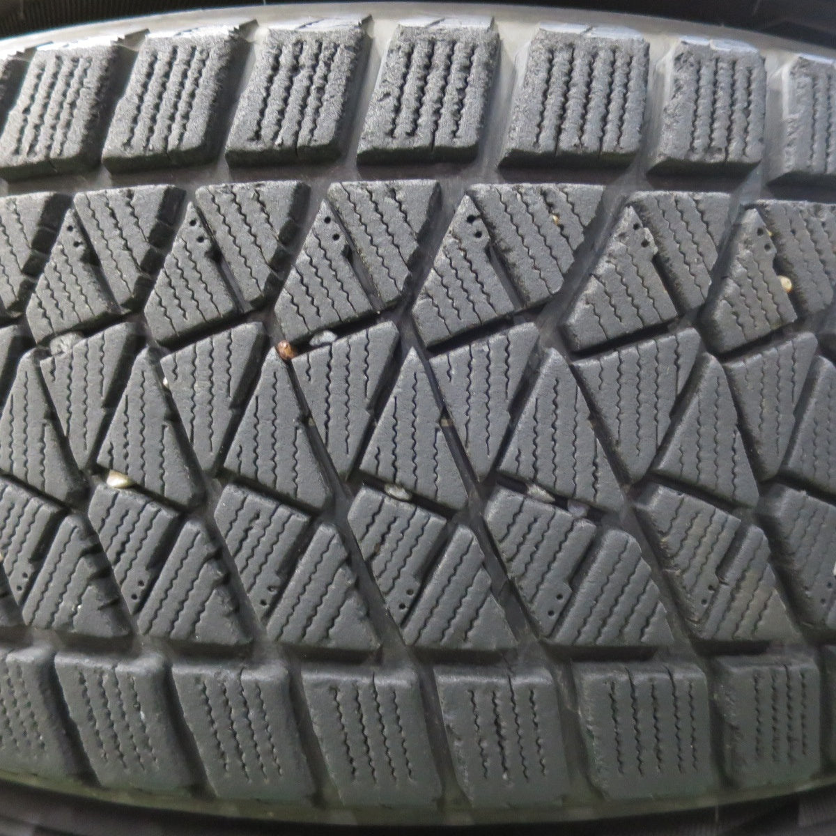 [送料無料] キレイ★スタッドレス 225/60R18 ブリヂストン ブリザック DM-V2 Eurospeed MANARAY SPORT ユーロスピード 18インチ PCD114.3/5H★5012407イス