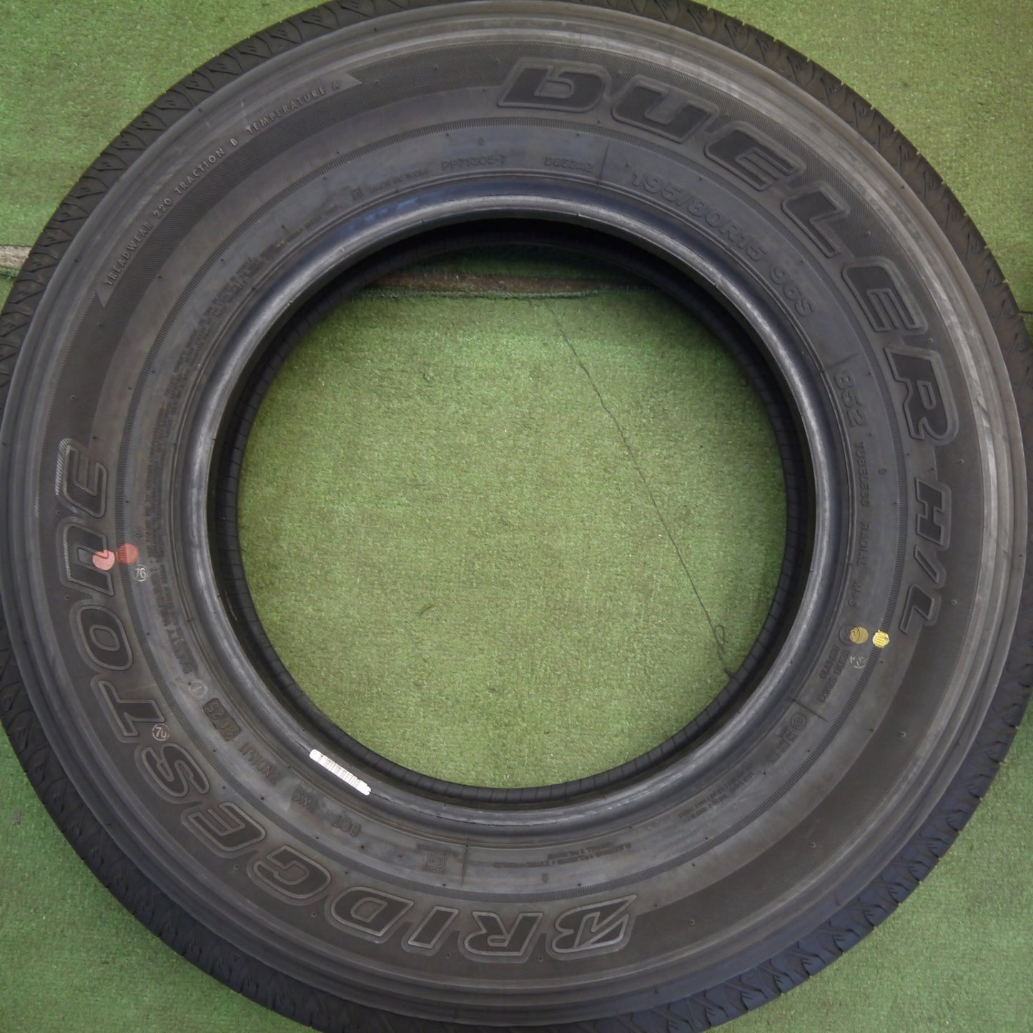 新車外し！25年★195/80R15 ブリヂストン デューラー H/L 852 DUELER タイヤ 15インチ ジムニー シエラ ジムニー ノマド 等★6052013Hノタ