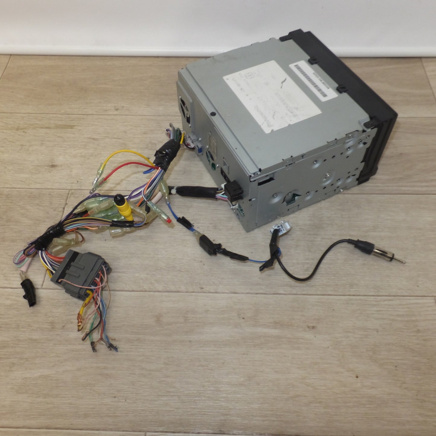 [送料無料] ★パナソニック Panasonic SDカーナビステーション Strada CN-RE03D[56]★