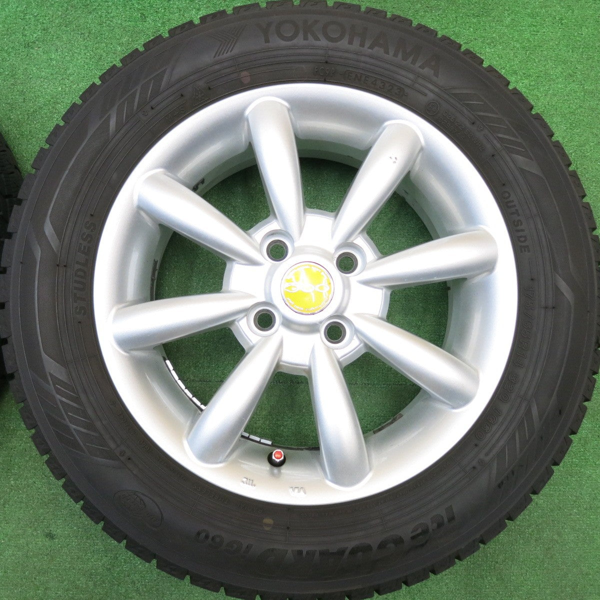 バリ溝！23年！9.5分以上★FIAT フィアット 500 等 AGA 175/65R14 スタッドレス ヨコハマ アイスガード iG60 14インチ PCD98/4H★5113007HAス
