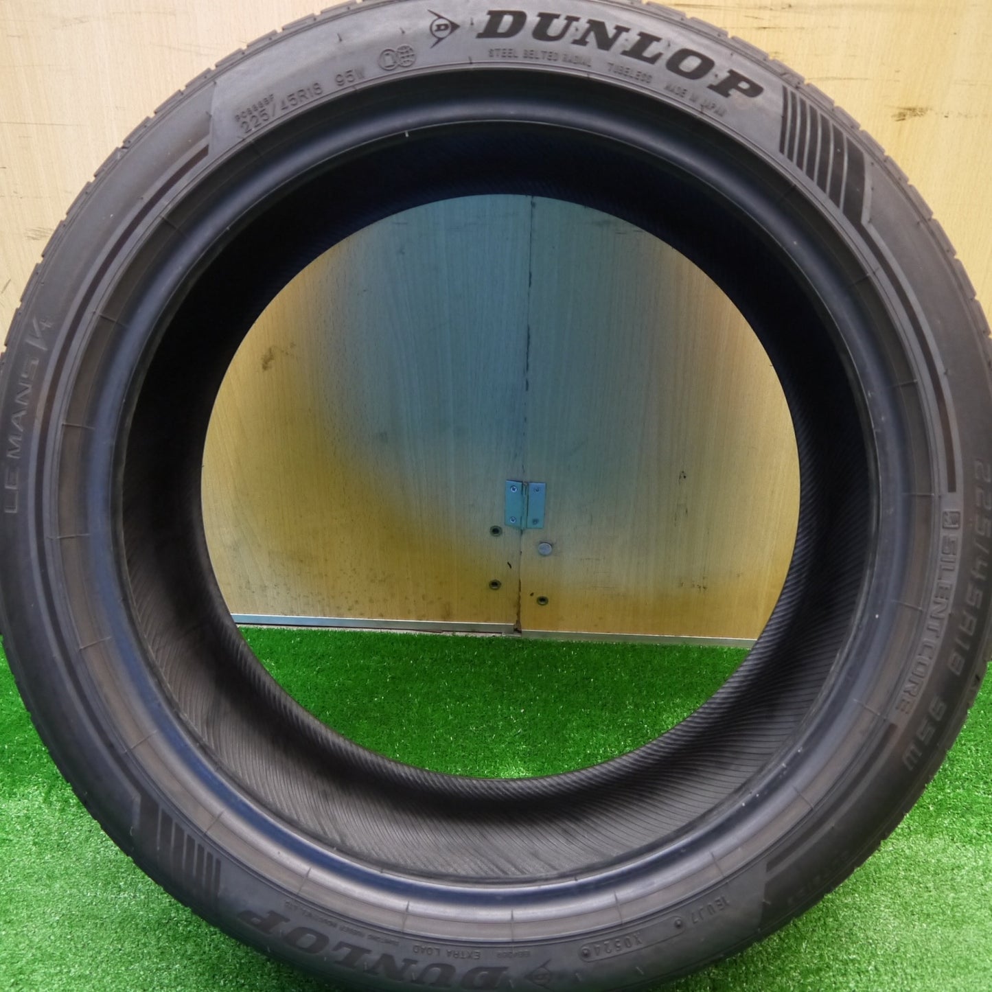 バリ溝！24年！9.5分！1本★225/45R18 ダンロップ LE MANS V + ルマン 5 プラス タイヤ 18インチ レヴォーグ WRX クラウン 等★5102001Hノタ