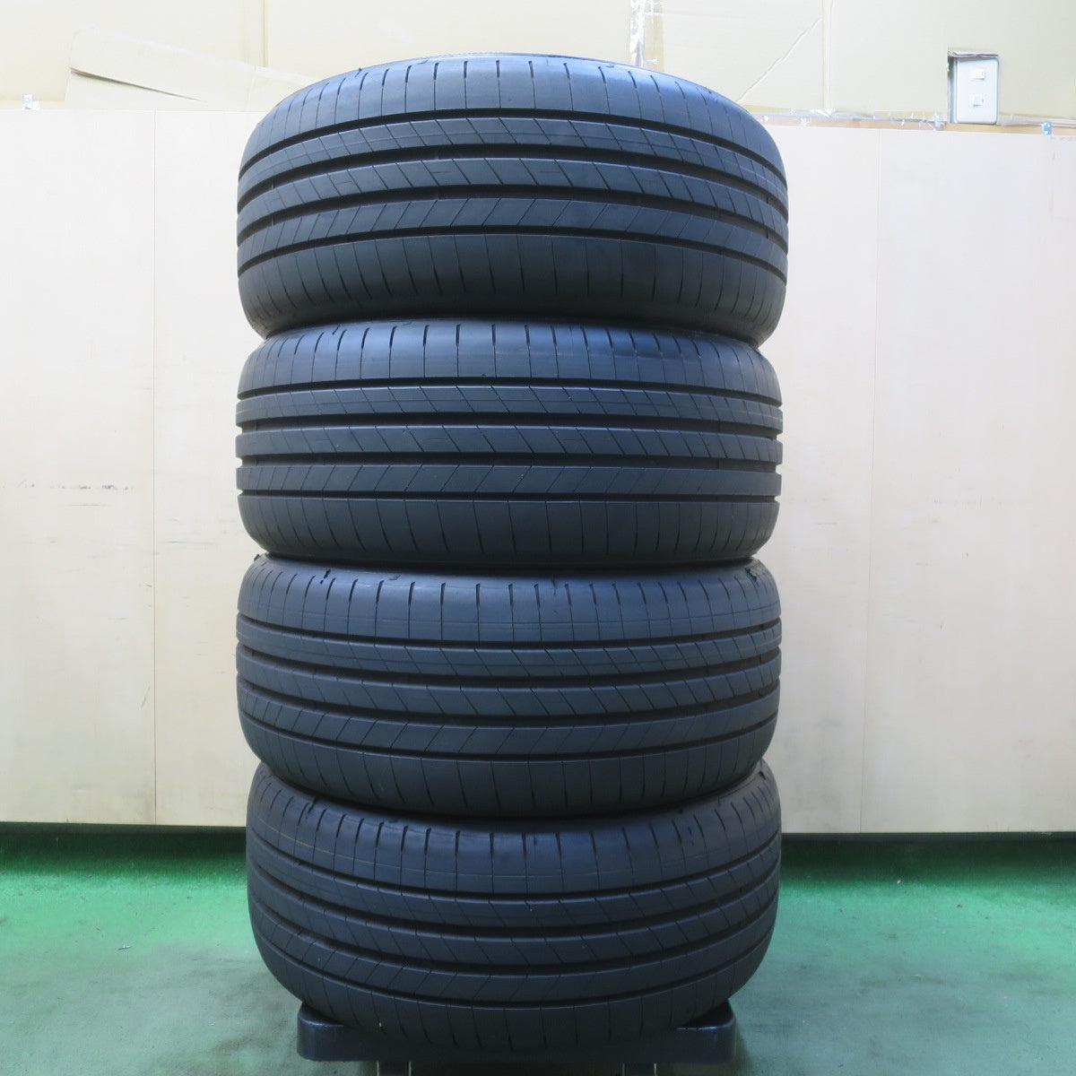 超バリ溝！26年！9.5分以上◎225/40R18 グッドイヤー イーグル F1 ASYMMETRIC6 タイヤ 18インチ ノア ヴォクシー カローラ ウィッシュ ステップワゴン 等◎6082401イノタ