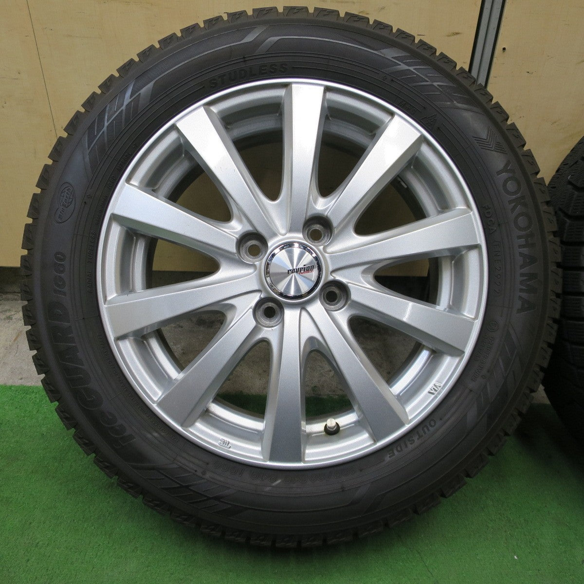 バリ溝！22年！キレイ！9.5分◎スタッドレス 185/60R15 ヨコハマ アイスガード iG60 ravrion RS01 ラブリオン 15インチ PCD100/4H◎6091801NGス