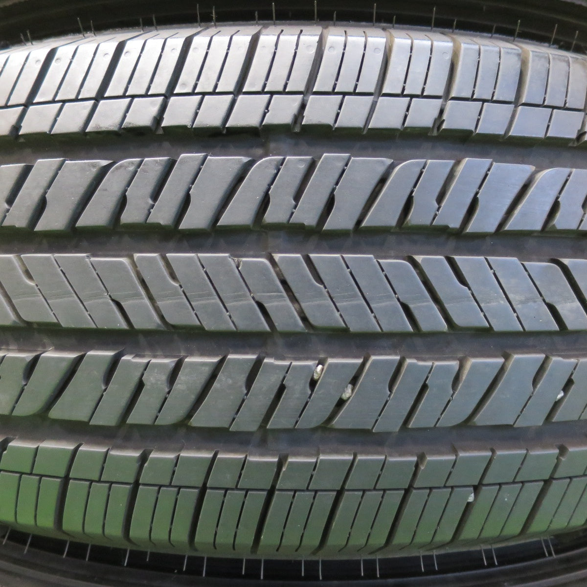 [送料無料] バリ溝！23年！キレイ！9.5分★JEEP ジープ JL ラングラー アンリミテッド サハラ 純正 MOPAR 255/70R18 ブリヂストン デューラー H/T 685 PCD127/5H★4103003イノ