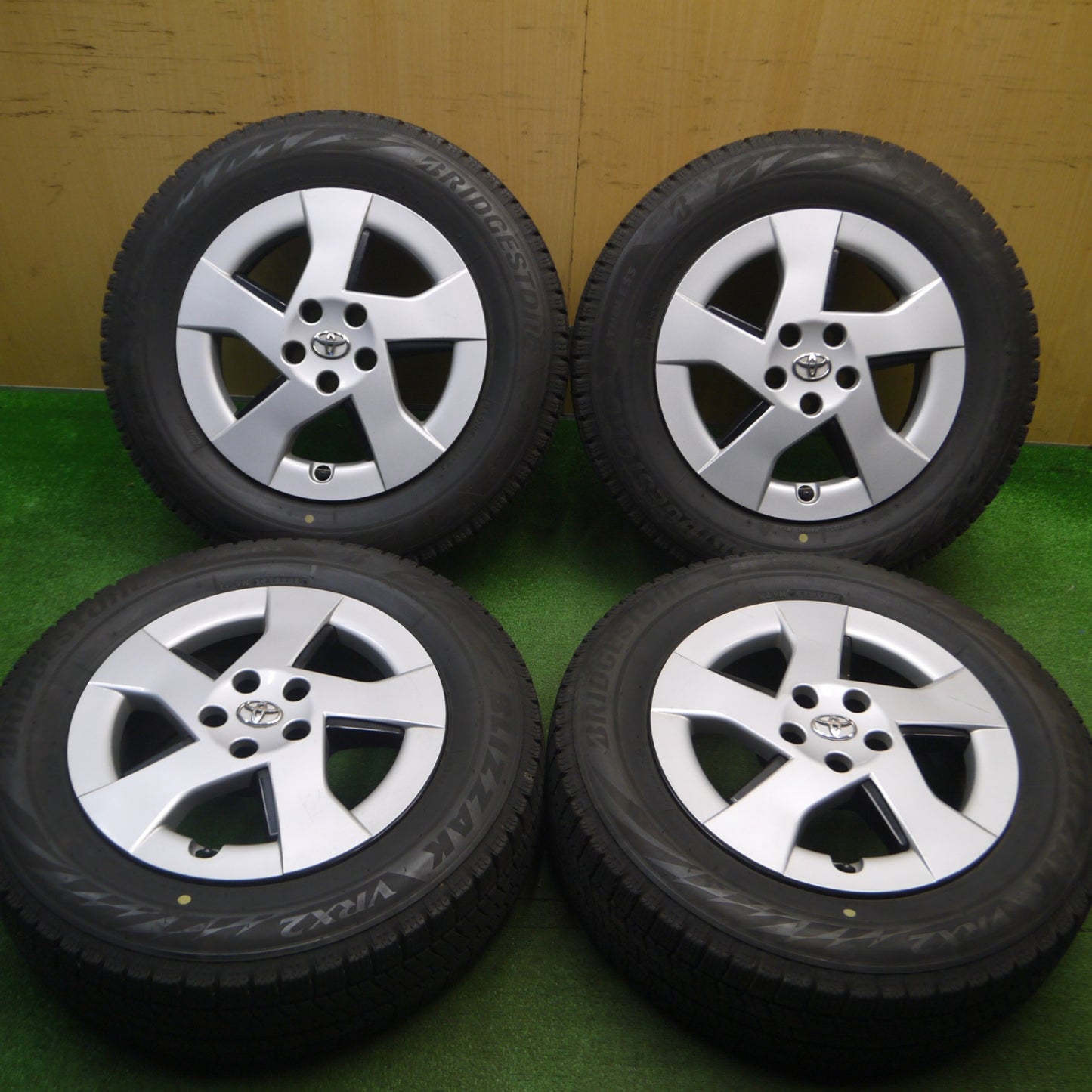 [送料無料] バリ溝！8.5分★トヨタ 30系 プリウス 純正 195/65R15 スタッドレス ブリヂストン ブリザック VRX2 15インチ PCD100/5H★5012707Hス