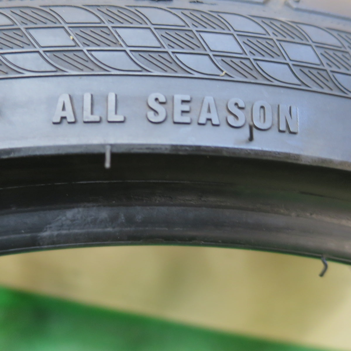 バリ溝！24年！8.5分★215/40R19 アクセレラ PHI Accelera オールシーズン タイヤ 19インチ プリウス レクサス CT インプレッサ 86 BRZ 等★6052913イノタ