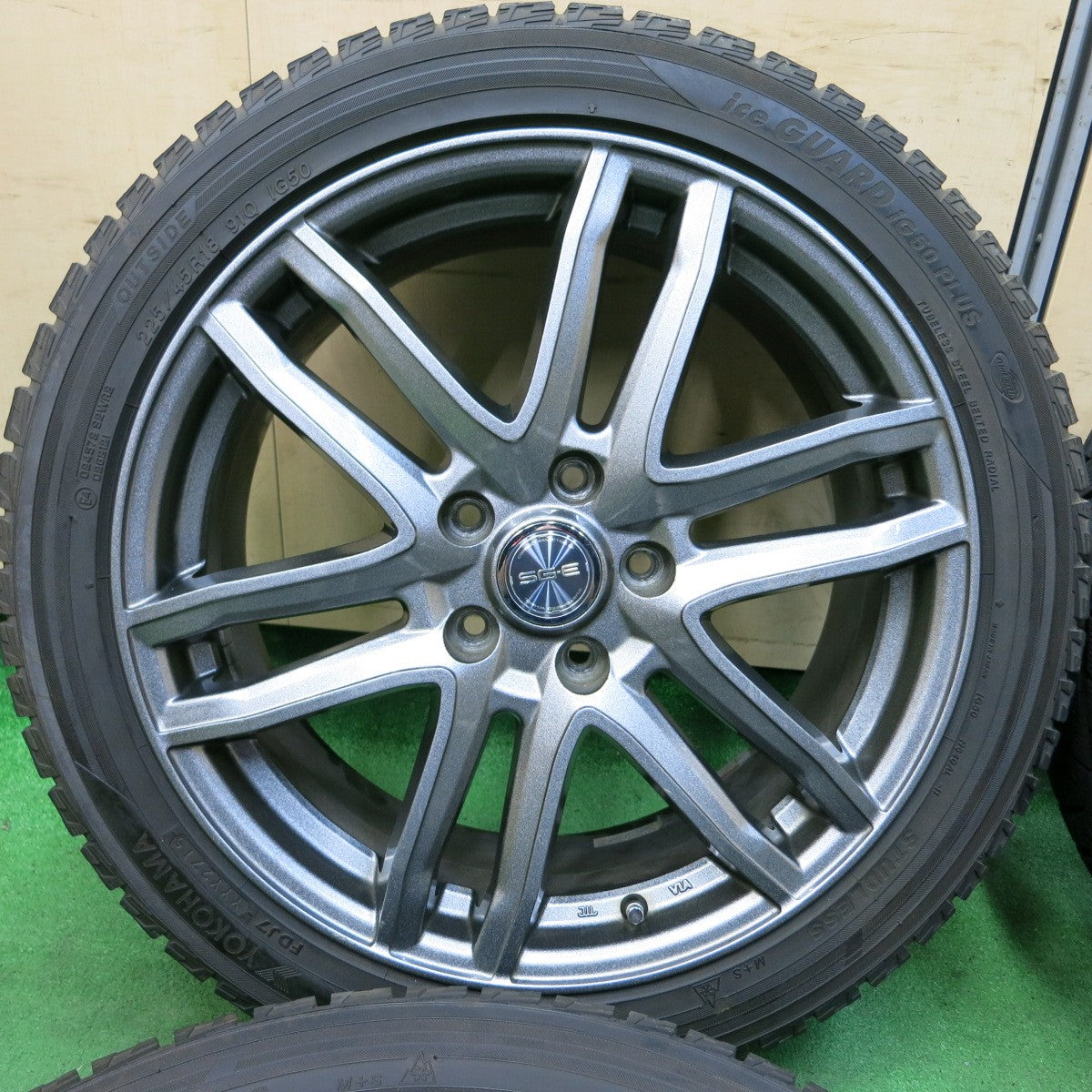 *送料無料* バリ溝！9.5分★スタッドレス 225/45R18 ヨコハマ アイスガード iG50 プラス SG-E 18インチ PCD114.3/5H★4091301SYス