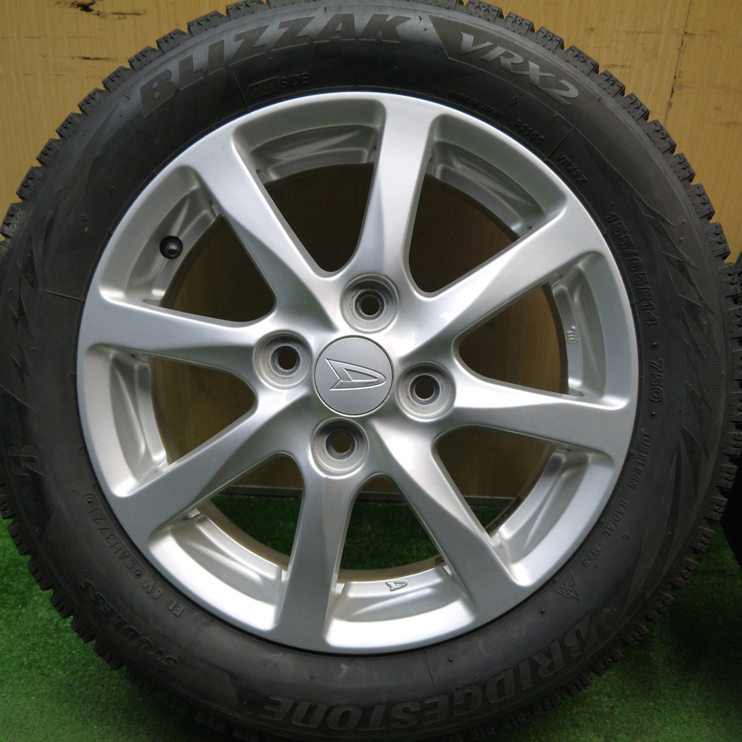 バリ溝！21年！キレイ！8.5分★ダイハツ タント 純正 155/65R14 スタッドレス ブリヂストン ブリザック VRX2 14インチ PCD100/4H★5080506Hス