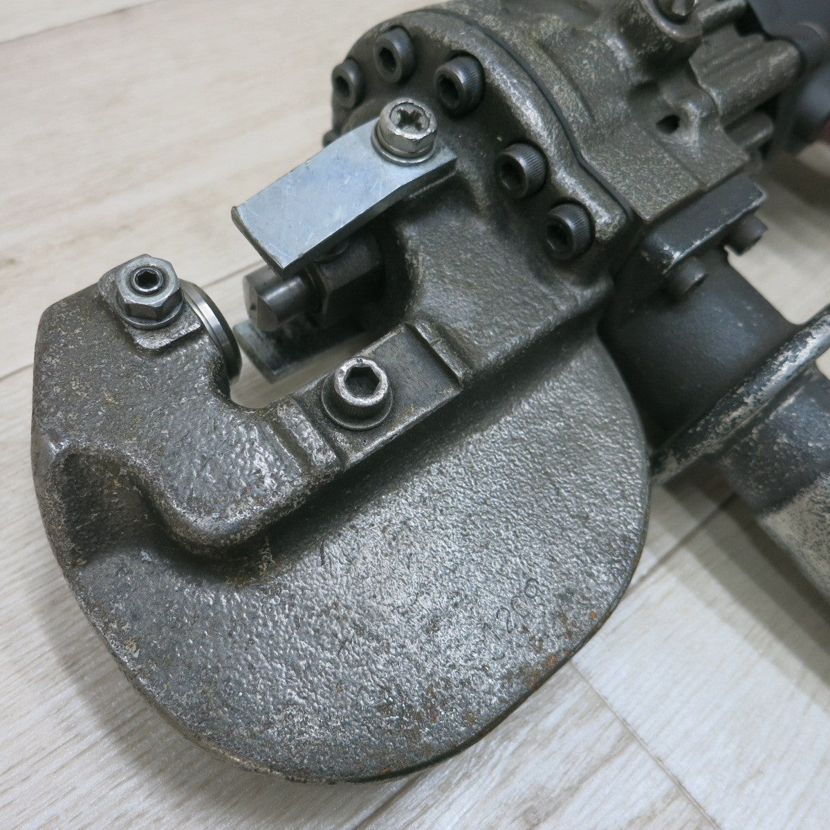 [送料無料] バッテリー2個付き◆イクラ コードレス パンチャー IS-MP15L IKURA 電動 工具 充電式 切断機 育良精機◆