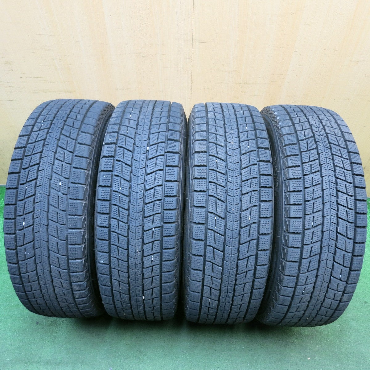 バリ溝！22年！キレイ！9.5分◎スタッドレス 225/60R17 ダンロップ ウインターマックス SJ8 SJ8+ STRANGER ストレンジャー 17インチ PCD114.3/5H◎6101108HAス