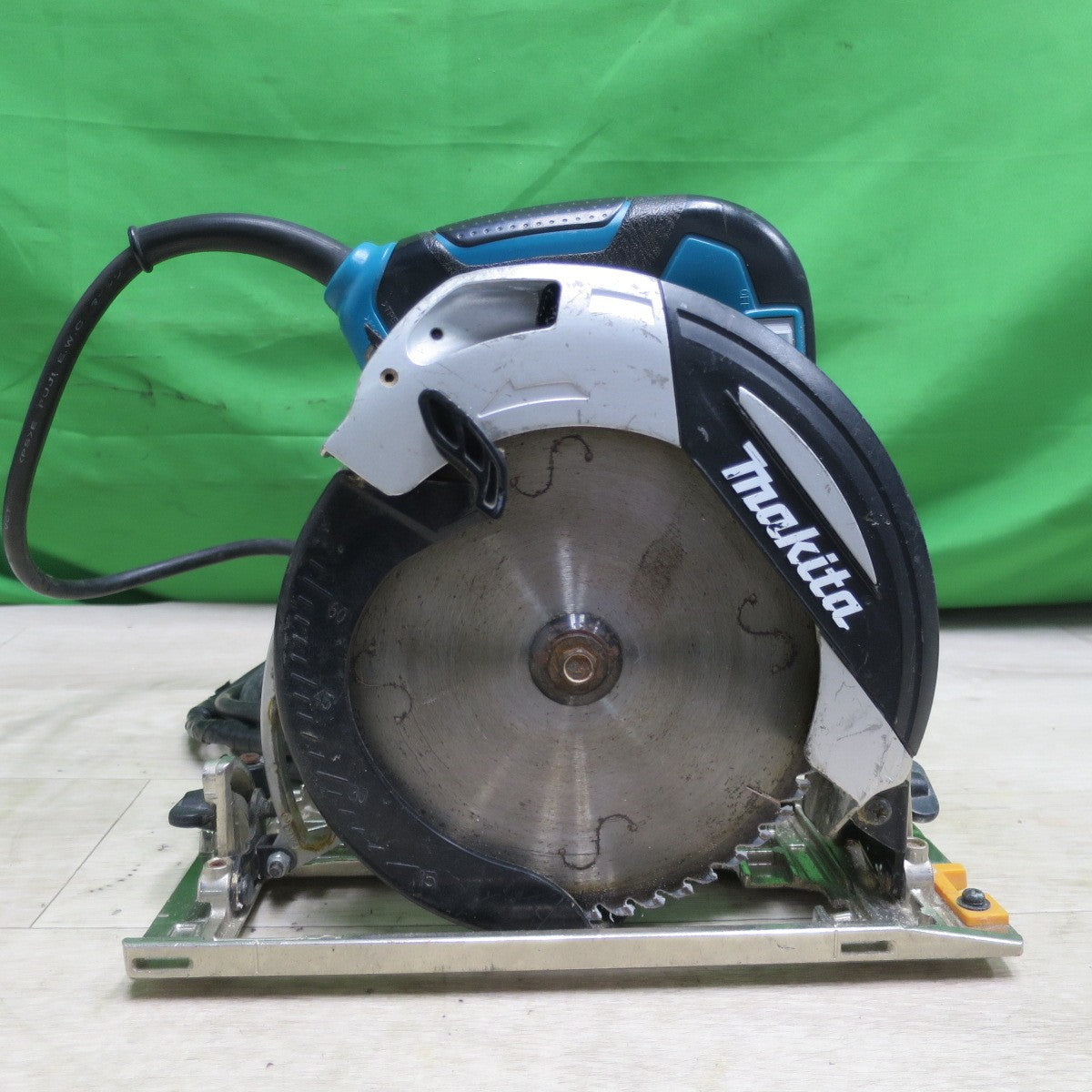 [送料無料] ☆マキタ マルノコ 165mm 100V 5731S 丸ノコ 丸のこ 丸鋸 木工 切断機 電動 工具☆
