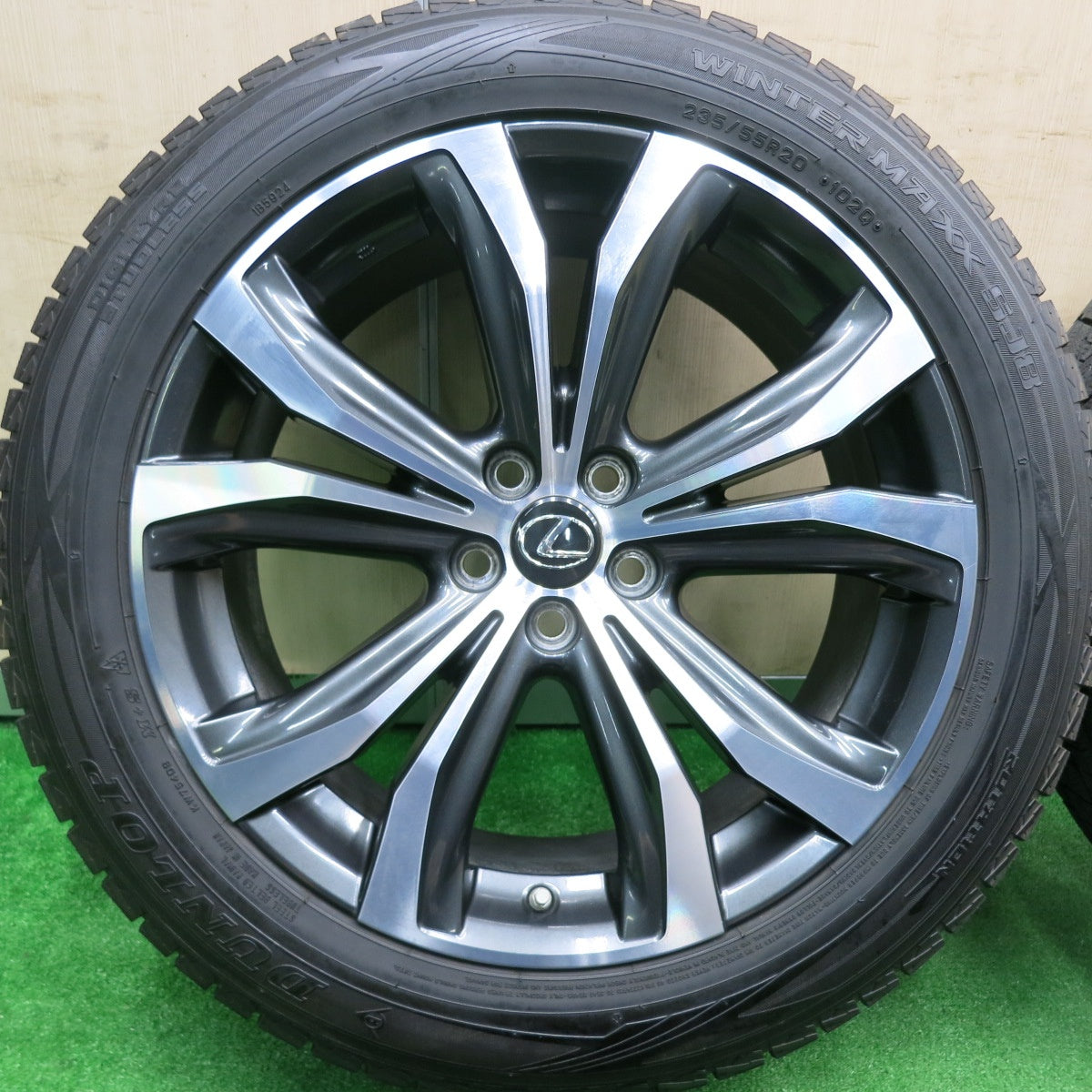[送料無料] センサー付！バリ溝！キレイ！9.5分★レクサス RX バージョンL 純正 235/55R20 スタッドレス ダンロップ ウインターマックス SJ8 PCD114.3/5H★4102802HAス