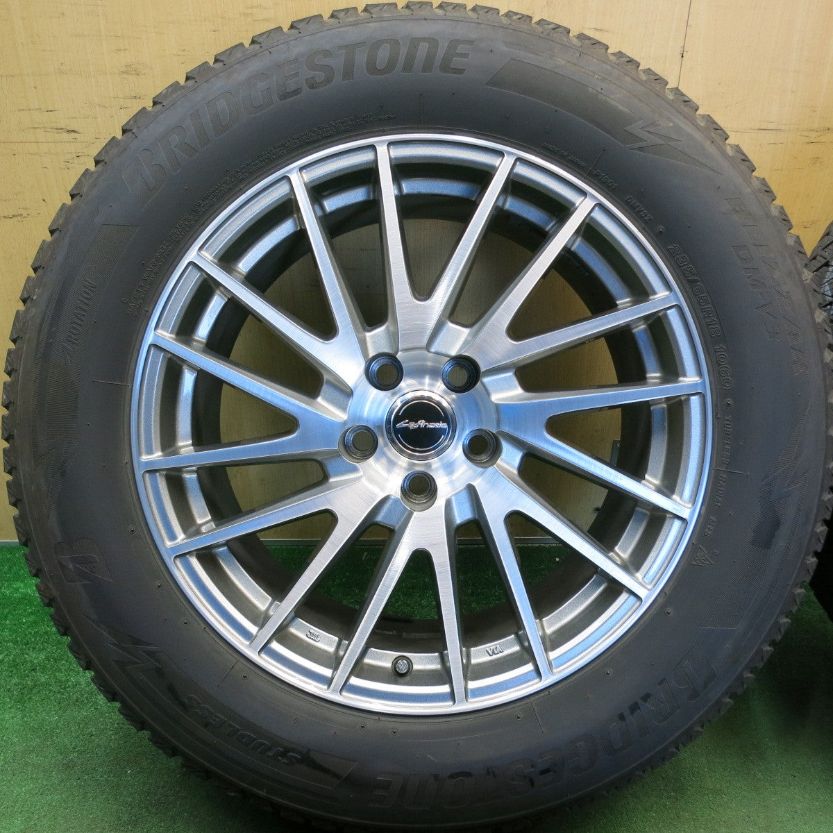 キレイ！24年★スタッドレス 235/65R18 ブリヂストン ブリザック DM-V3 Lefinada レフィナーダ 18インチ PCD114.3/5H★6053107HAス