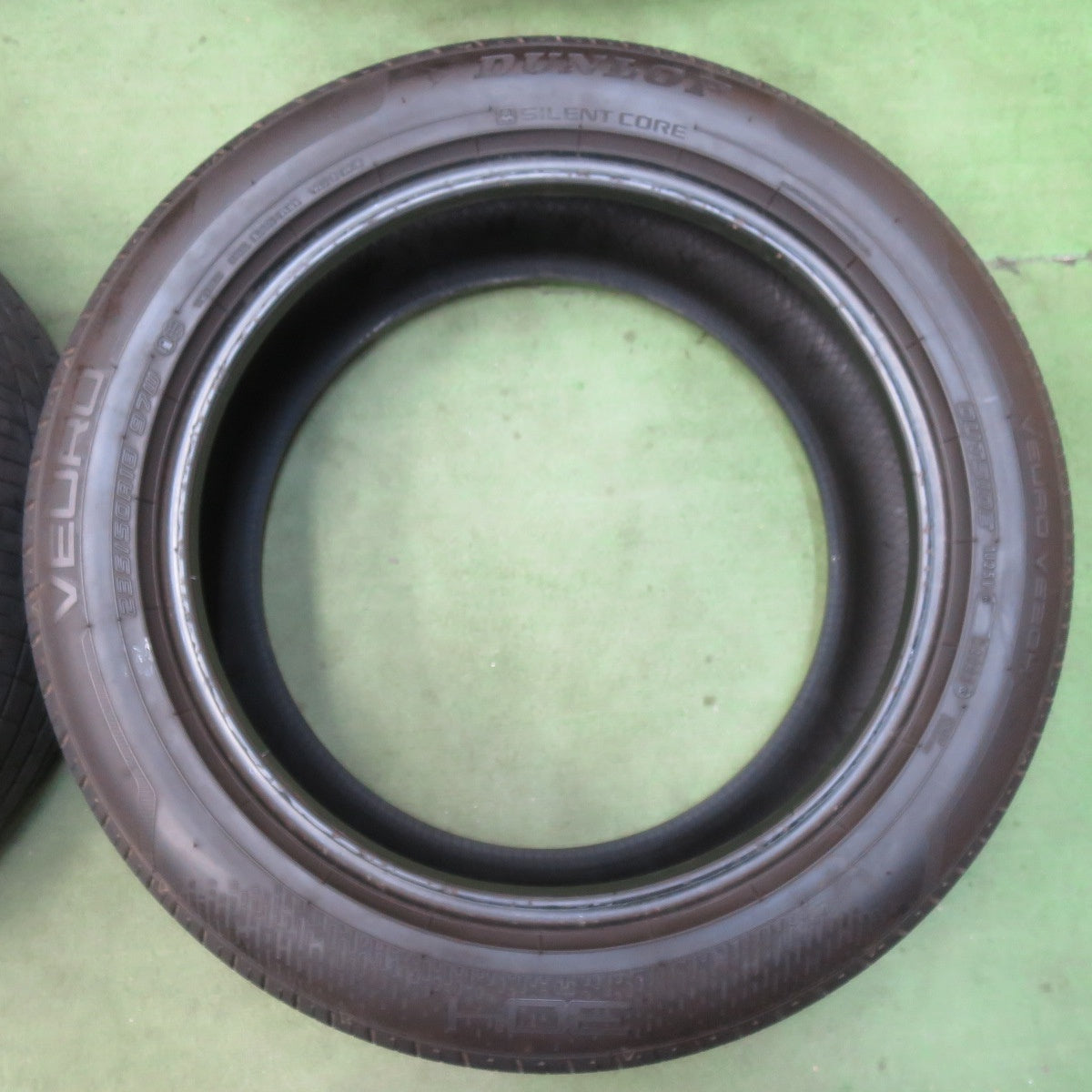 バリ溝！22年！9分★235/50R18 ダンロップ VEURO VE304 タイヤ 18インチ レクサス LS アルファード ヴェルファイア 等★5122019イノタ